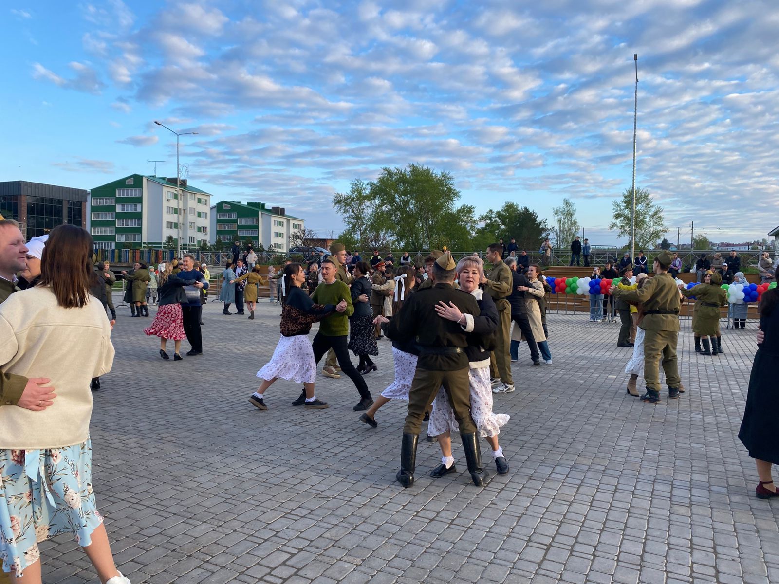 Память, музыка и единство: В Кукморе прошли торжества в честь 80-летия Победы (фоторепортаж)