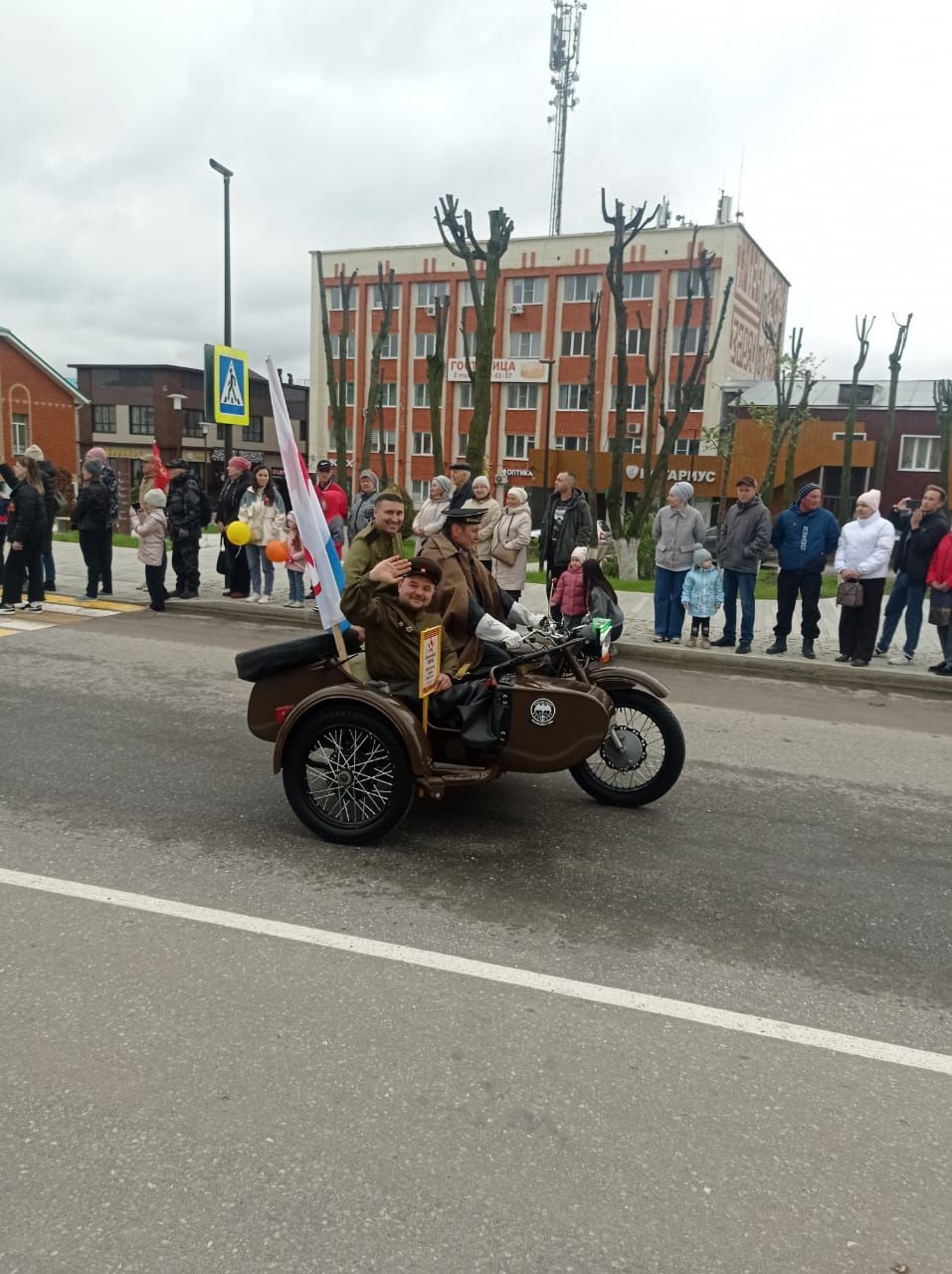 Память, музыка и единство: В Кукморе прошли торжества в честь 80-летия Победы (фоторепортаж)