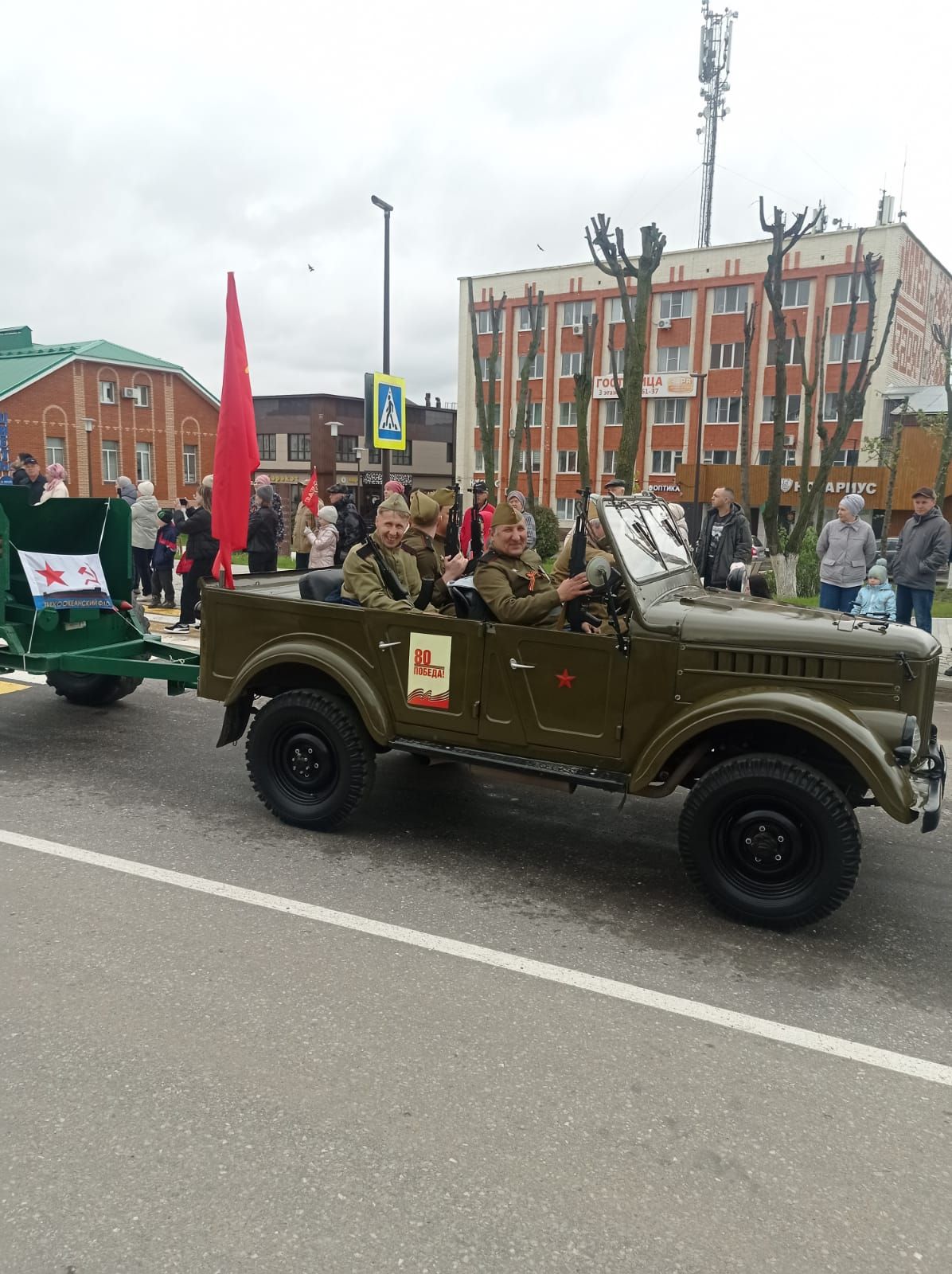 Память, музыка и единство: В Кукморе прошли торжества в честь 80-летия Победы (фоторепортаж)