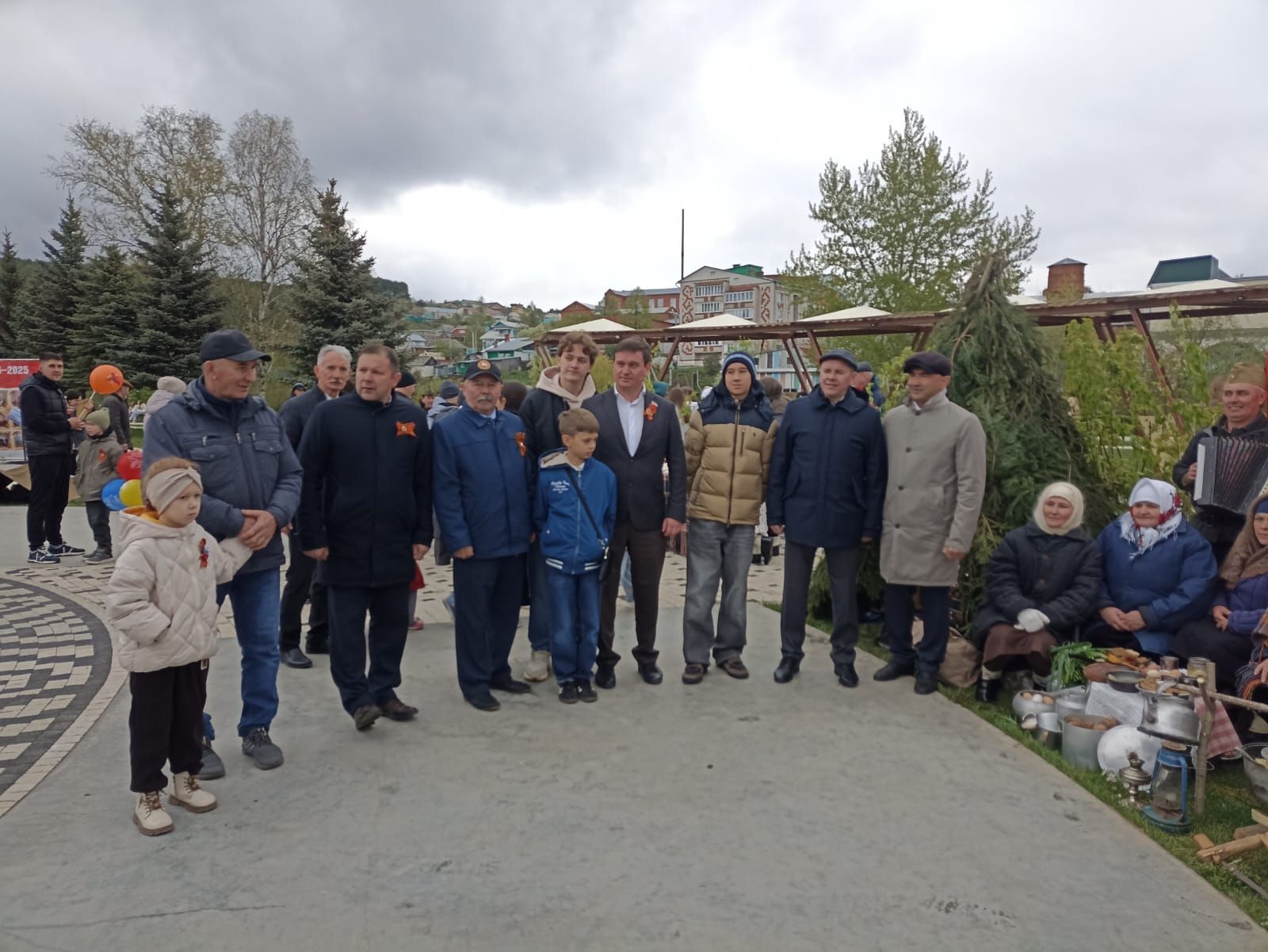 Память, музыка и единство: В Кукморе прошли торжества в честь 80-летия Победы (фоторепортаж)