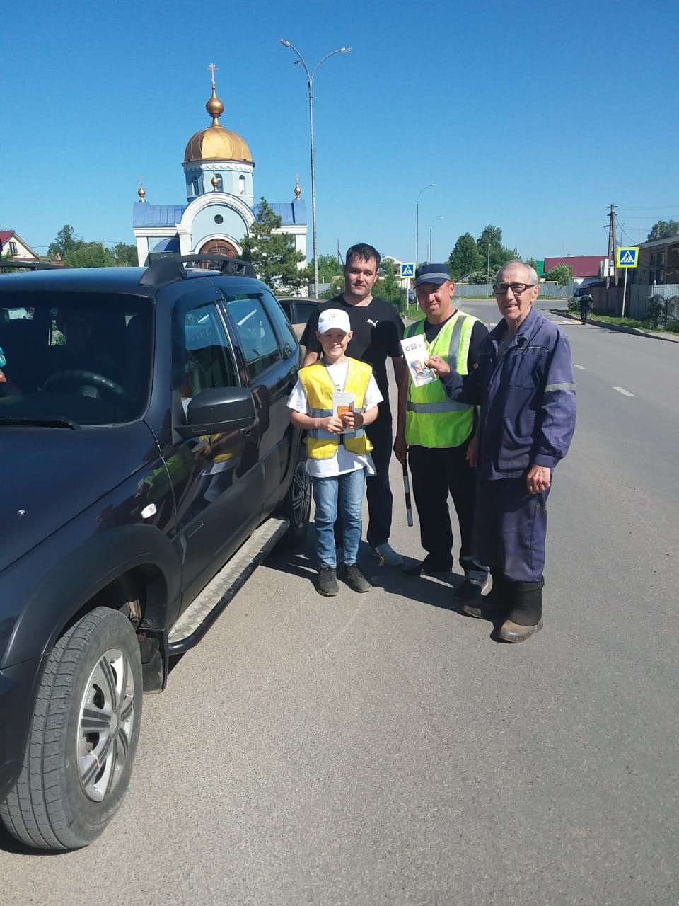В Кукморе инспекторы ГАИ и ЮИДовцы провели акцию «Ребенок – главный пассажир!»