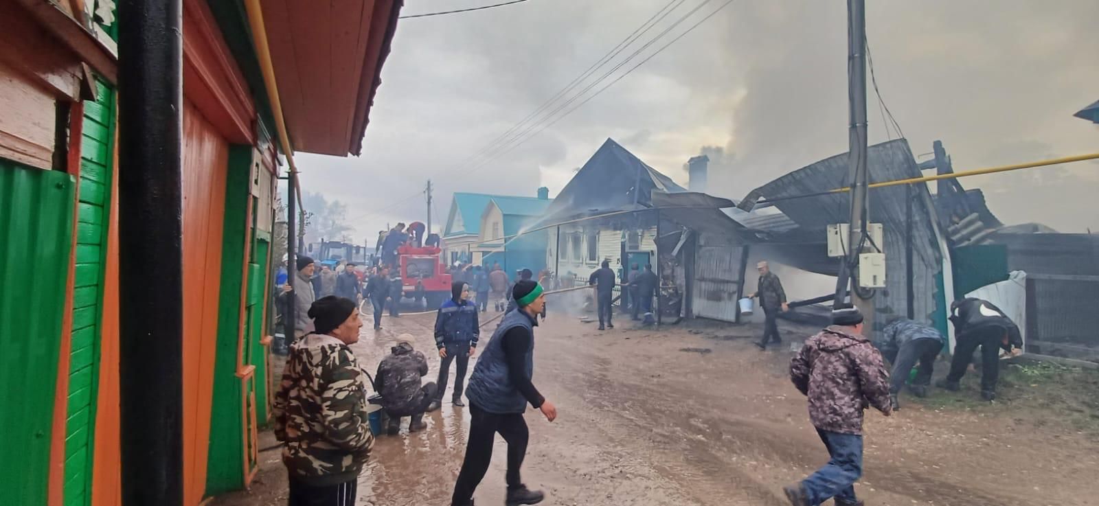 В Кукморском районе огонь уничтожил дом