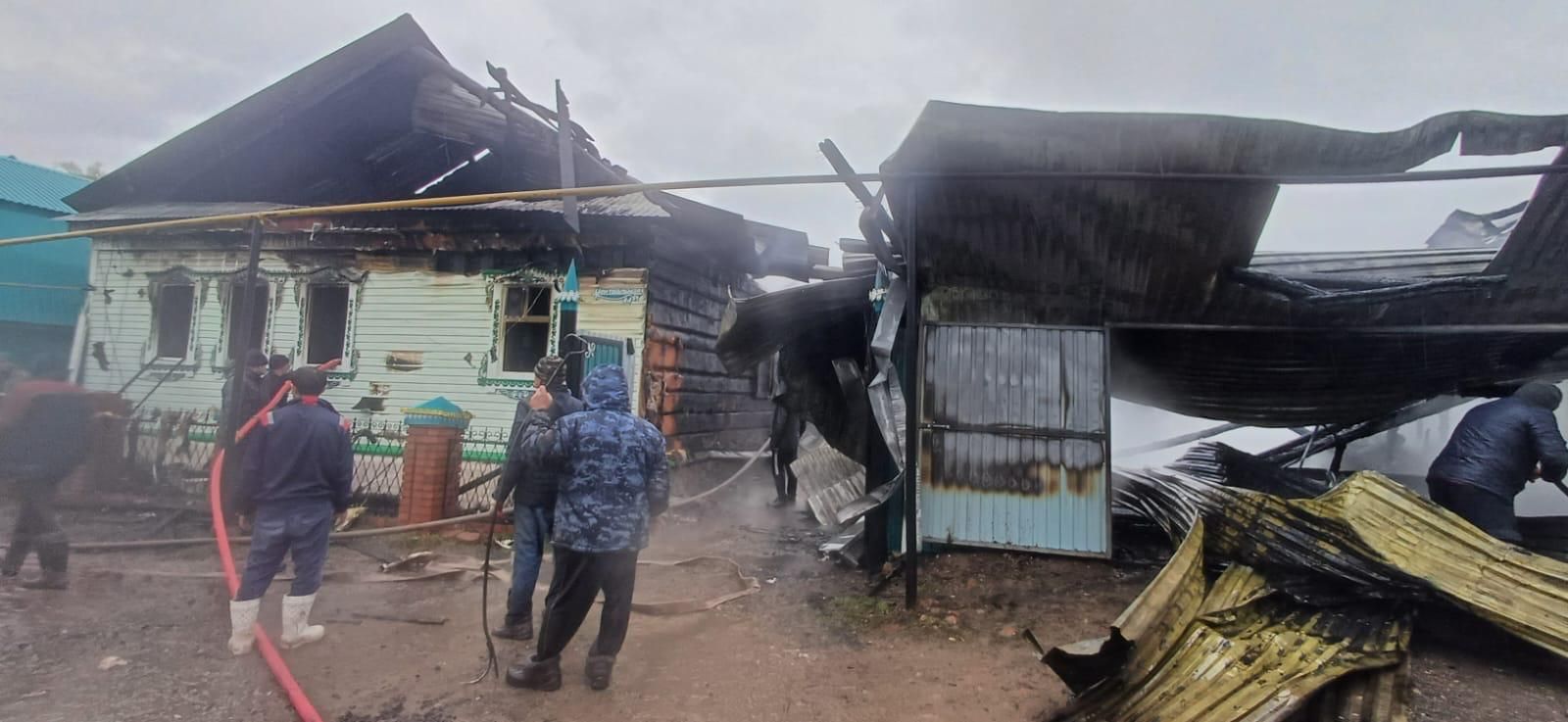 В Кукморском районе огонь уничтожил дом