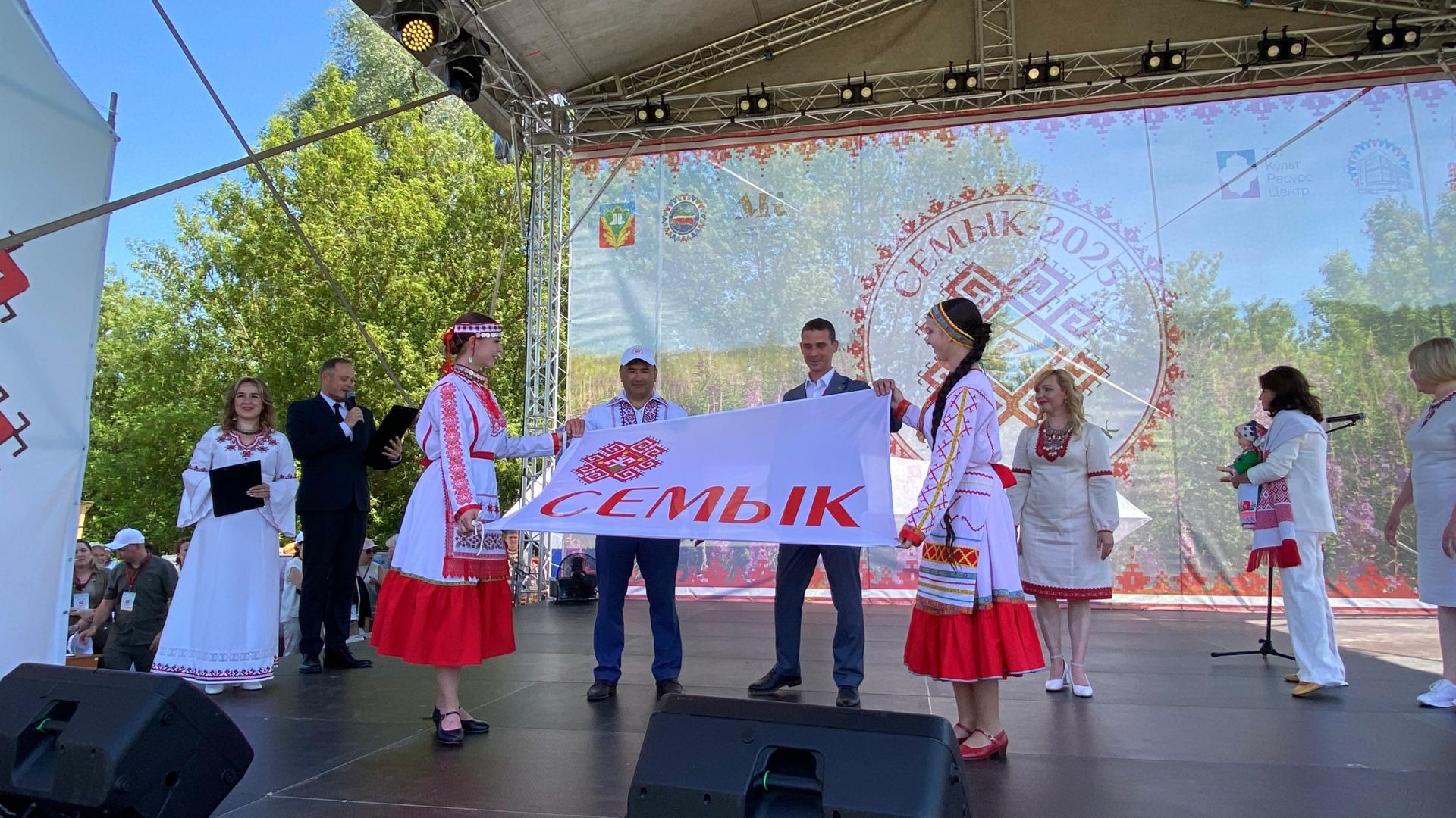 Кукмара районының Поч. Кучук авылында мари традицион мәдәниятенең республика бәйрәме «СЕМЫК-2025» узды