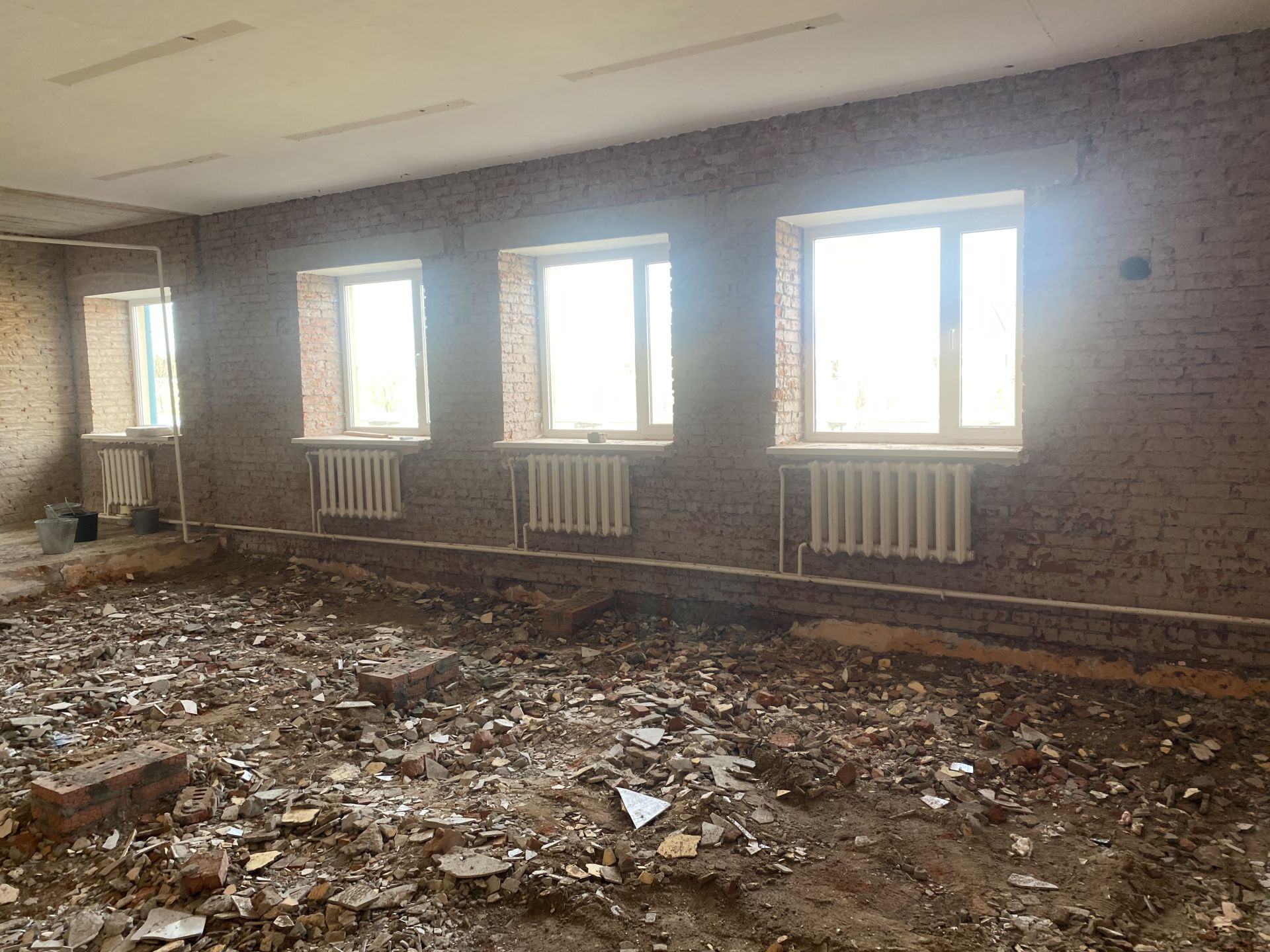 Вахит авылындагы “Яшь тамашачы театры” бинасында капиталь төзекләндерү эшләре башланган