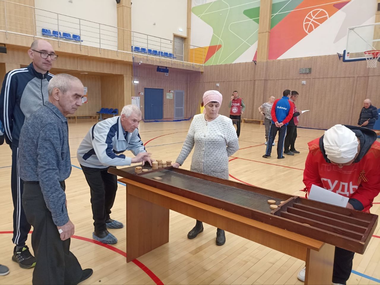 Кукмарада физик мөмкинлекләре чикләнгән кешеләр арасында өстәл уеннары буенча ярыш узды