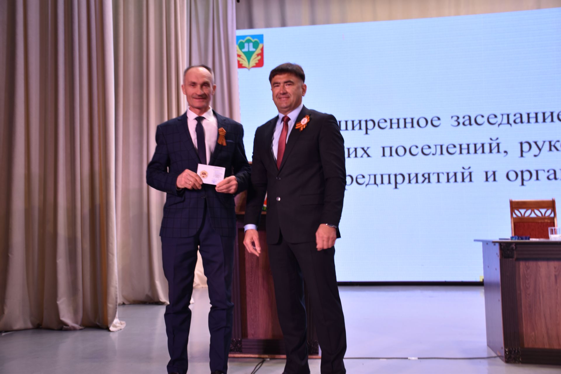 В районном Доме культуры прошло расширенное заседание с участием глав сельский поселений, руководителей предприятий и организаций