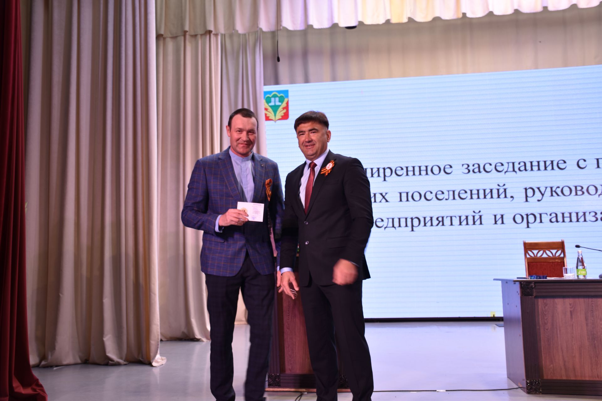 В районном Доме культуры прошло расширенное заседание с участием глав сельский поселений, руководителей предприятий и организаций