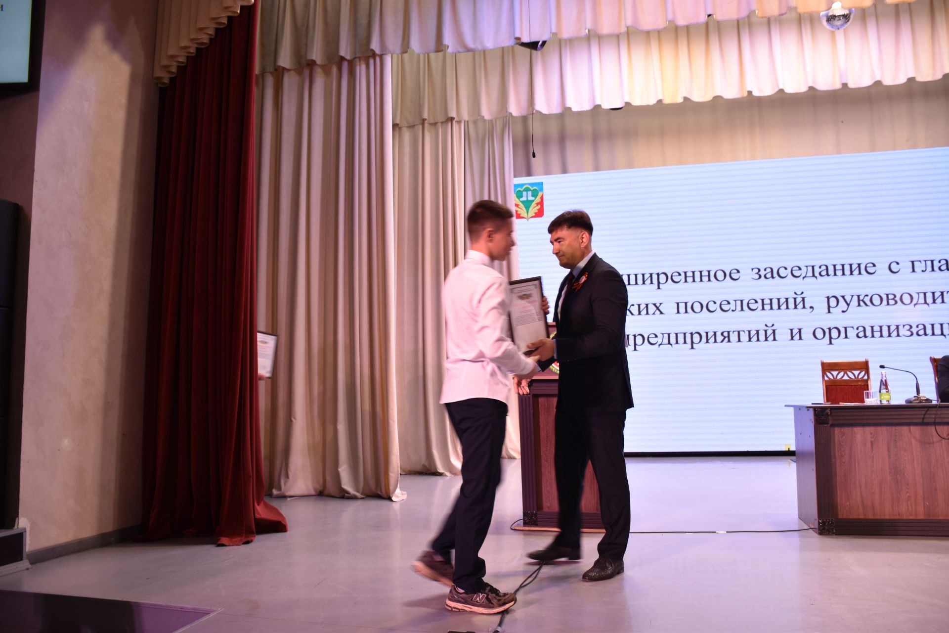 В районном Доме культуры прошло расширенное заседание с участием глав сельский поселений, руководителей предприятий и организаций