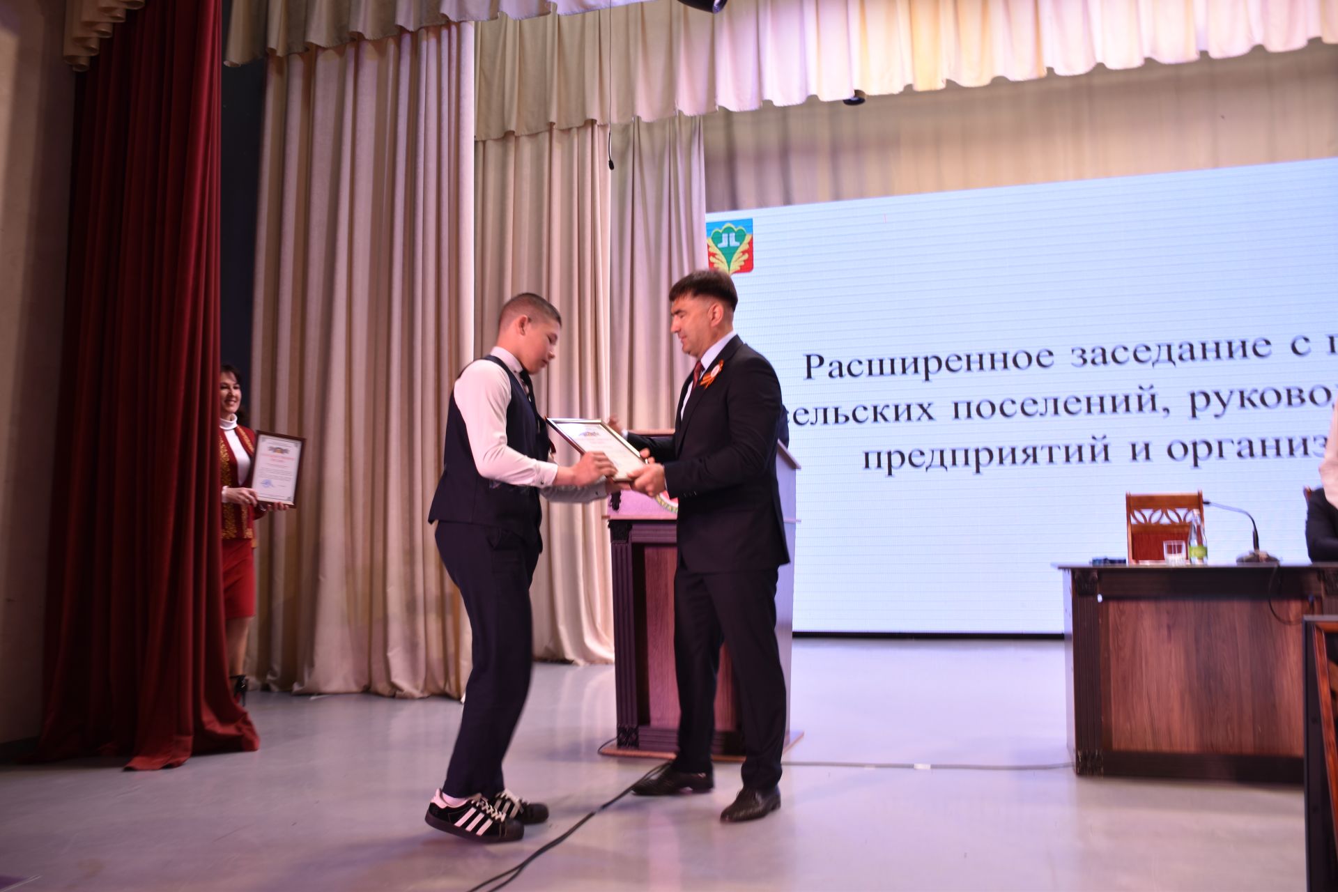 В районном Доме культуры прошло расширенное заседание с участием глав сельский поселений, руководителей предприятий и организаций