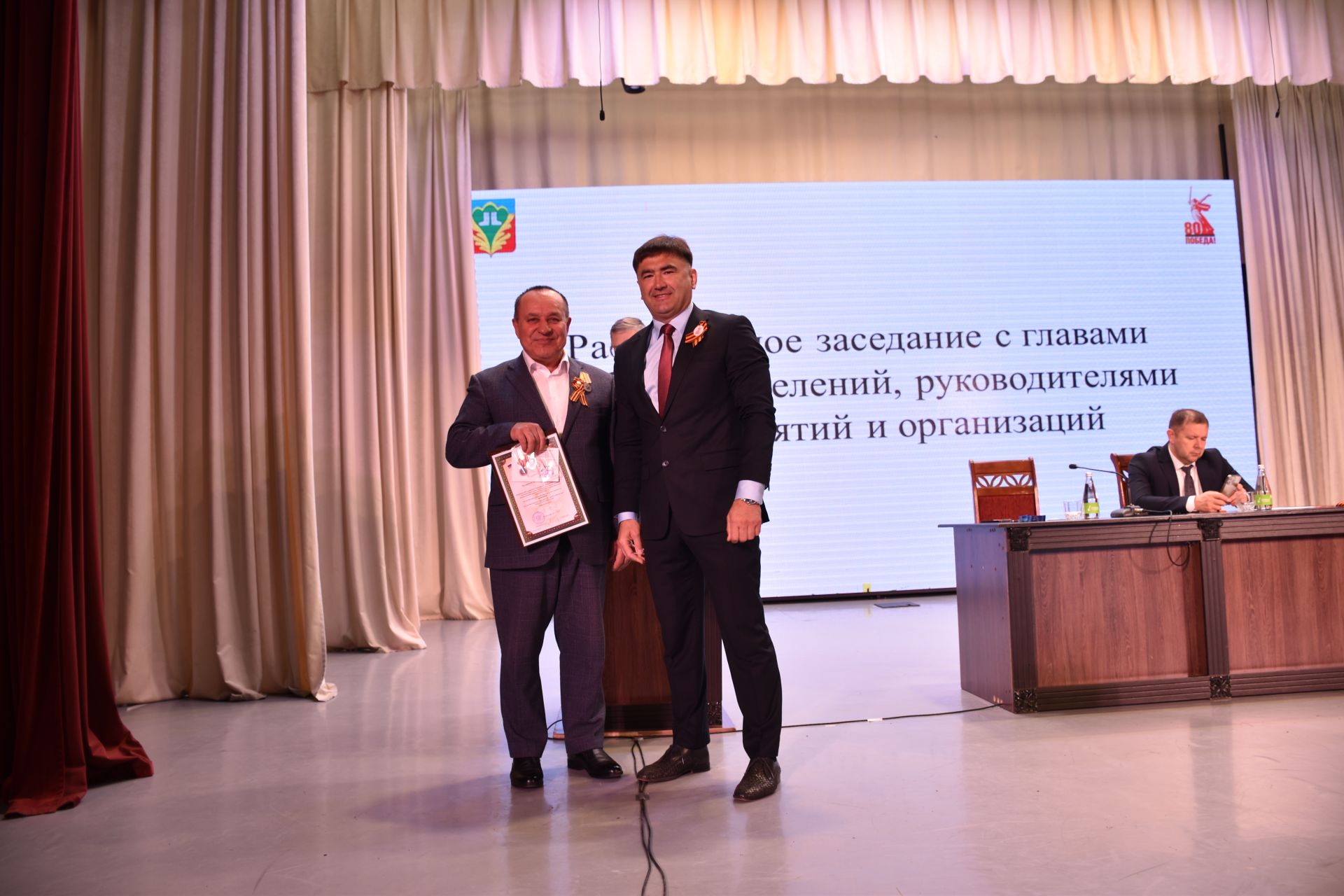 В районном Доме культуры прошло расширенное заседание с участием глав сельский поселений, руководителей предприятий и организаций