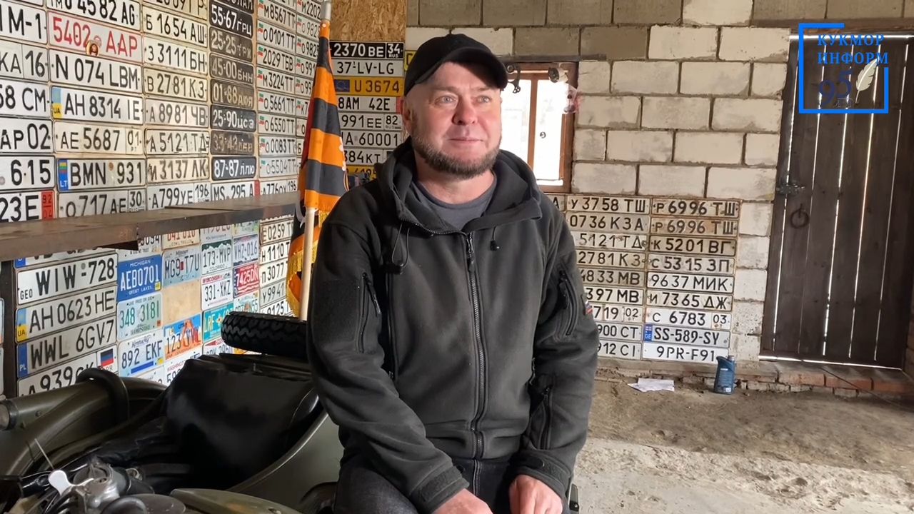 Зур Кукмарадан Илнур Нурмөхәммәтов  1949 елгы мотоциклы белән парадта катнашачак