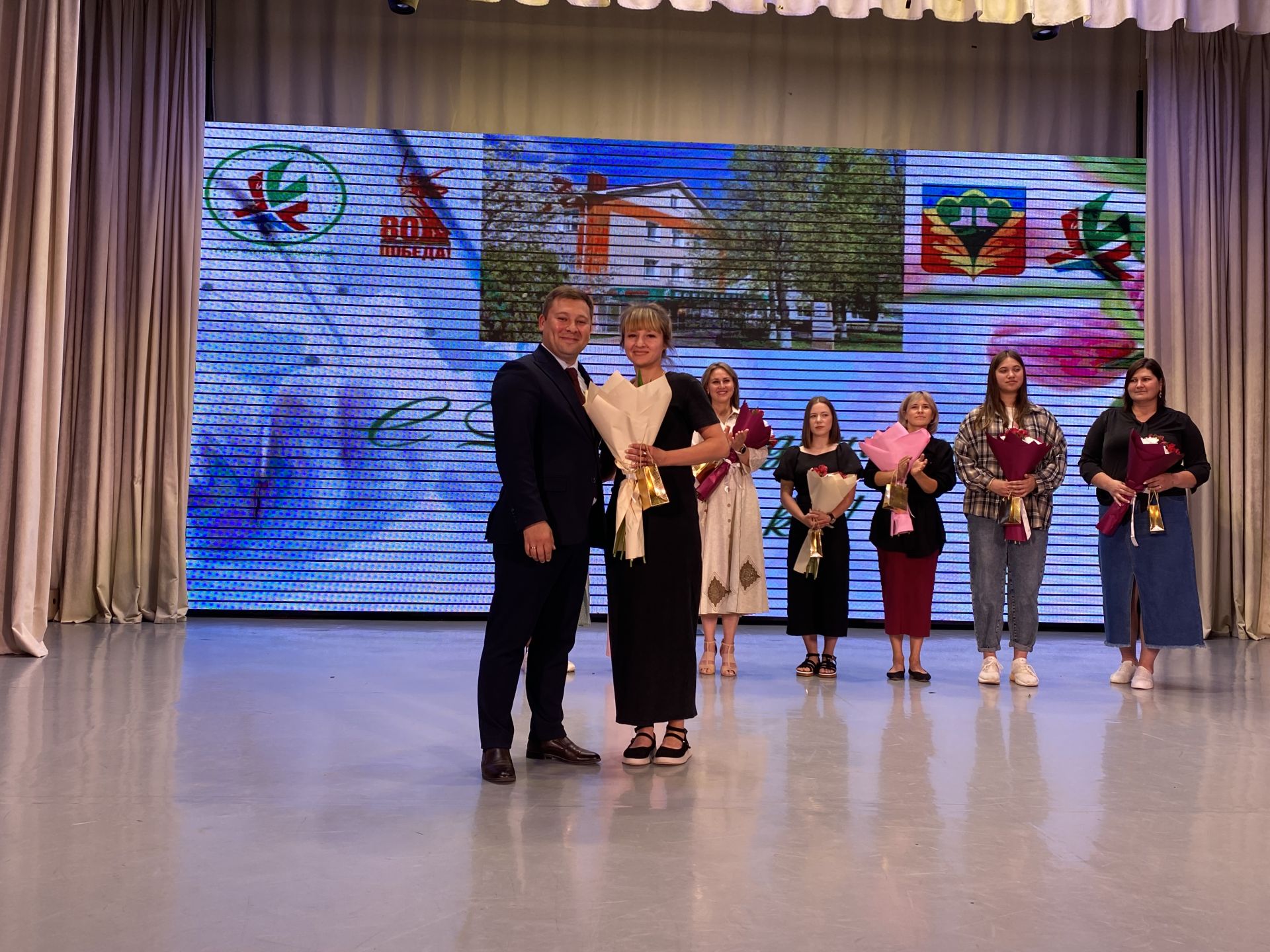 Кукмарада медицина хезмәткәрләре һөнәри бәйрәмнәрен билгеләп үтте