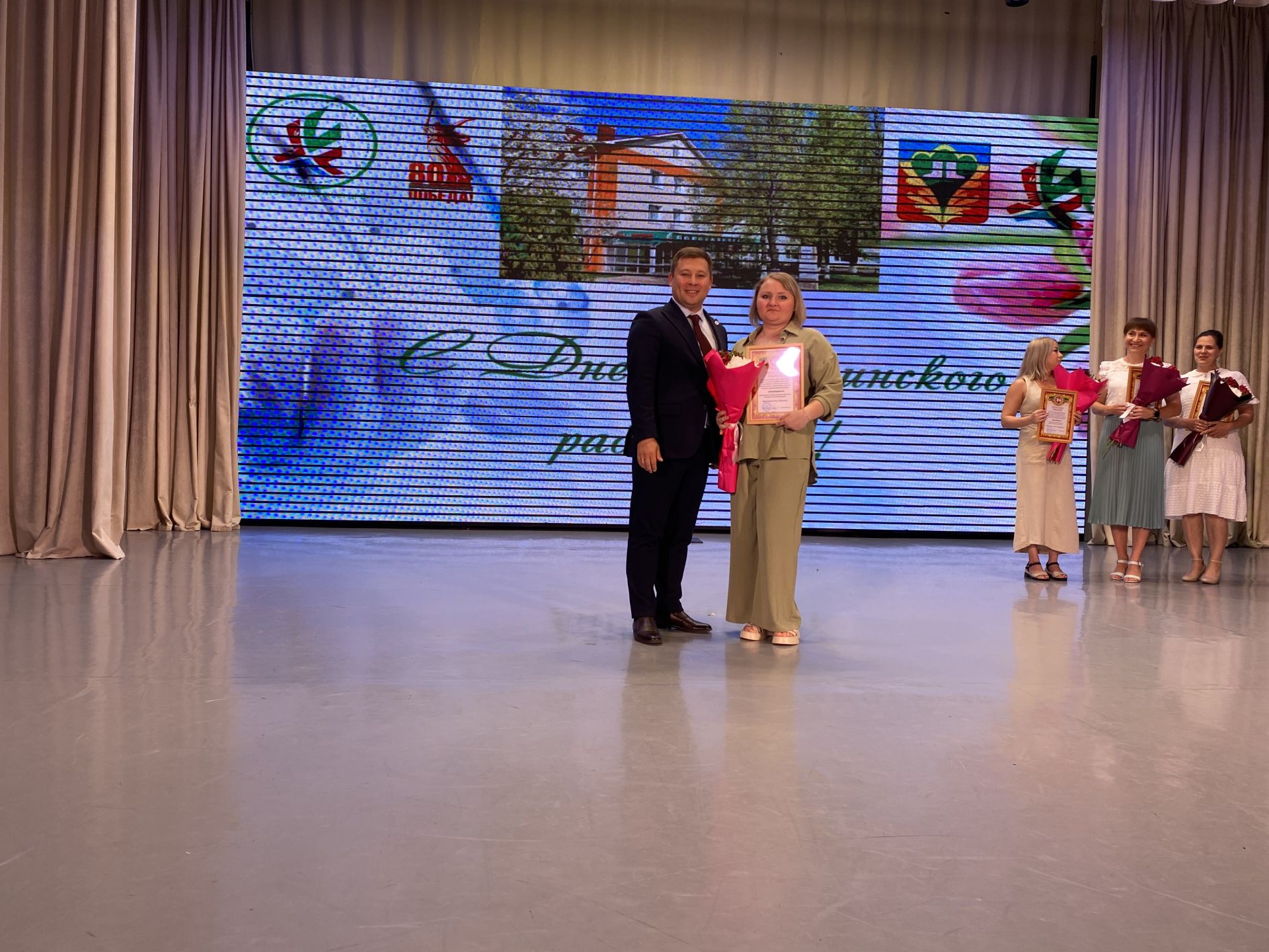 Кукмарада медицина хезмәткәрләре һөнәри бәйрәмнәрен билгеләп үтте