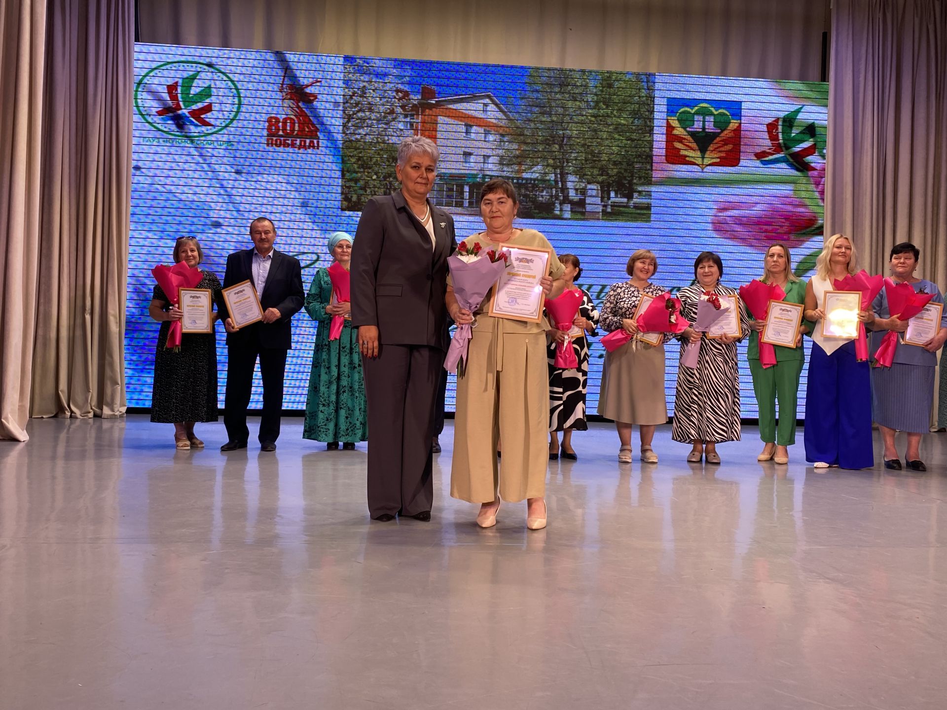 Кукмарада медицина хезмәткәрләре һөнәри бәйрәмнәрен билгеләп үтте