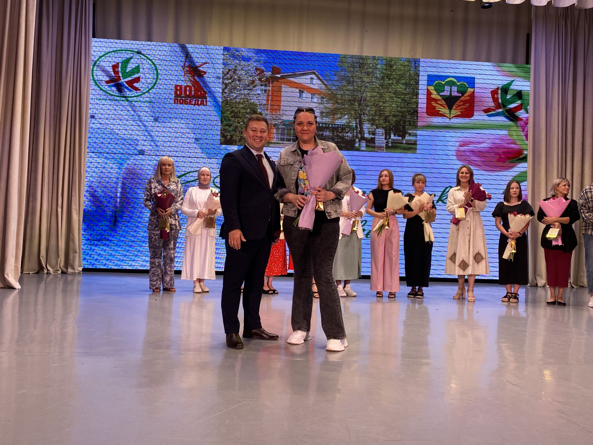Кукмарада медицина хезмәткәрләре һөнәри бәйрәмнәрен билгеләп үтте
