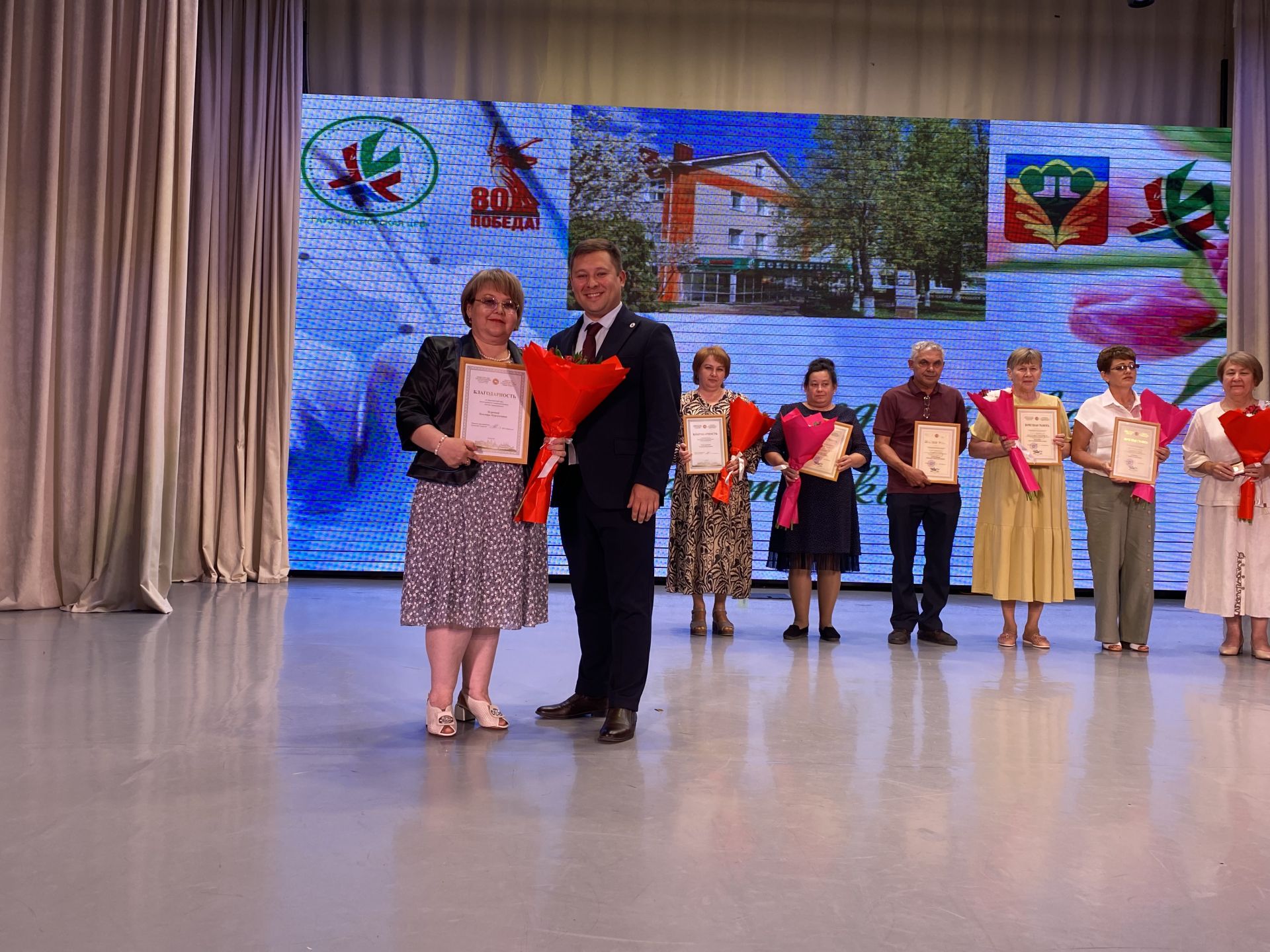 Кукмарада медицина хезмәткәрләре һөнәри бәйрәмнәрен билгеләп үтте