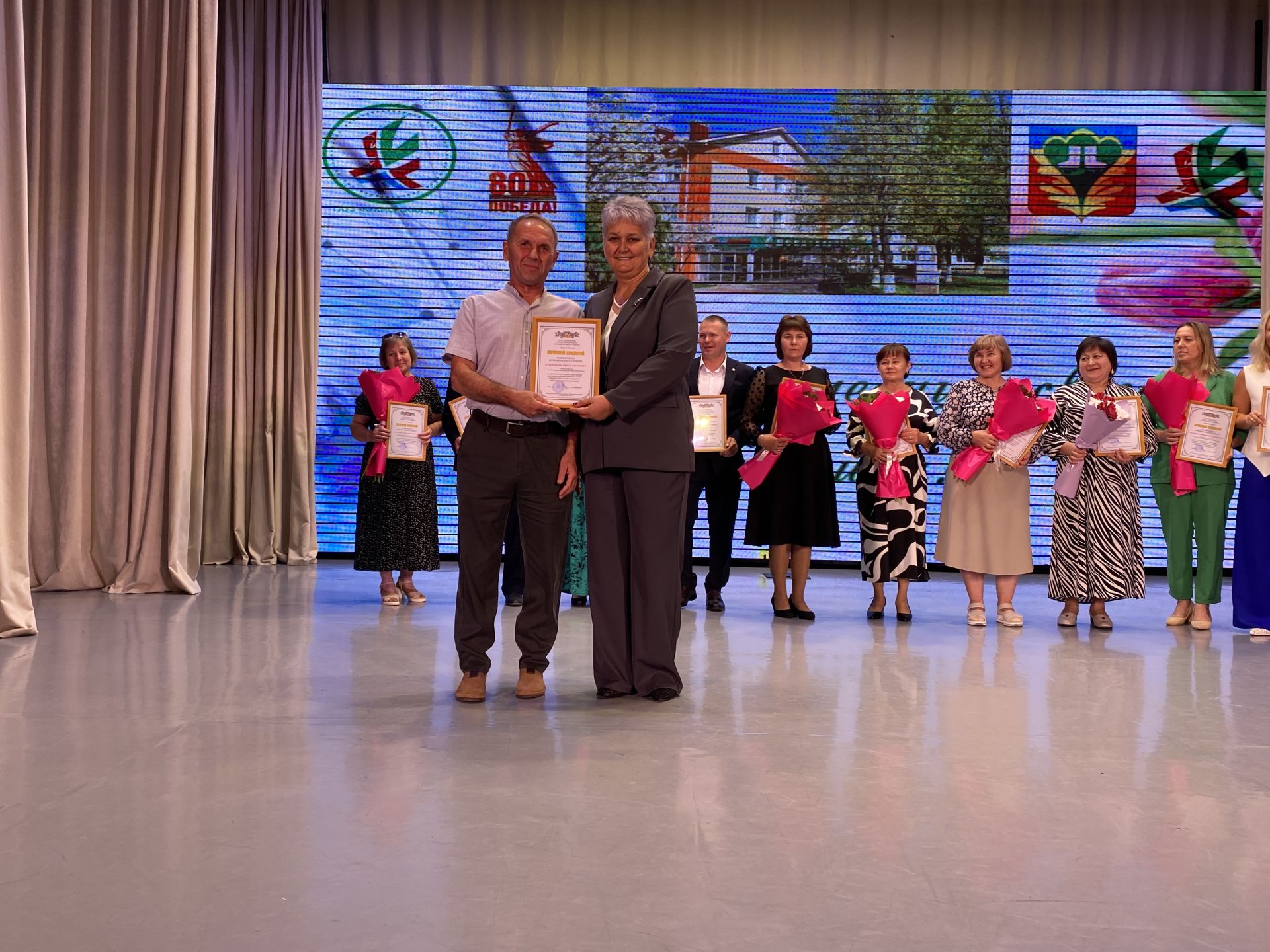 Кукмарада медицина хезмәткәрләре һөнәри бәйрәмнәрен билгеләп үтте