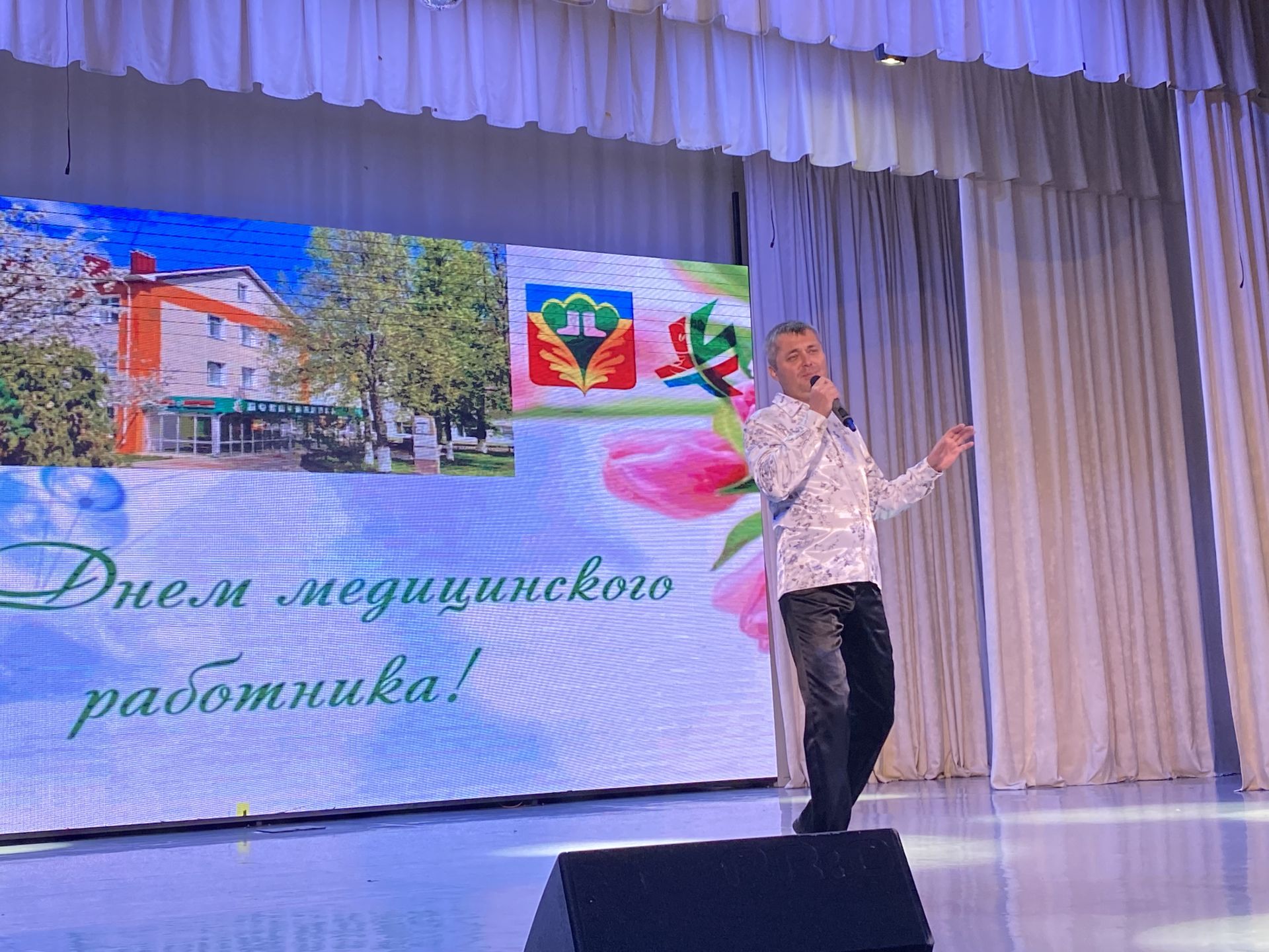 Кукмарада медицина хезмәткәрләре һөнәри бәйрәмнәрен билгеләп үтте