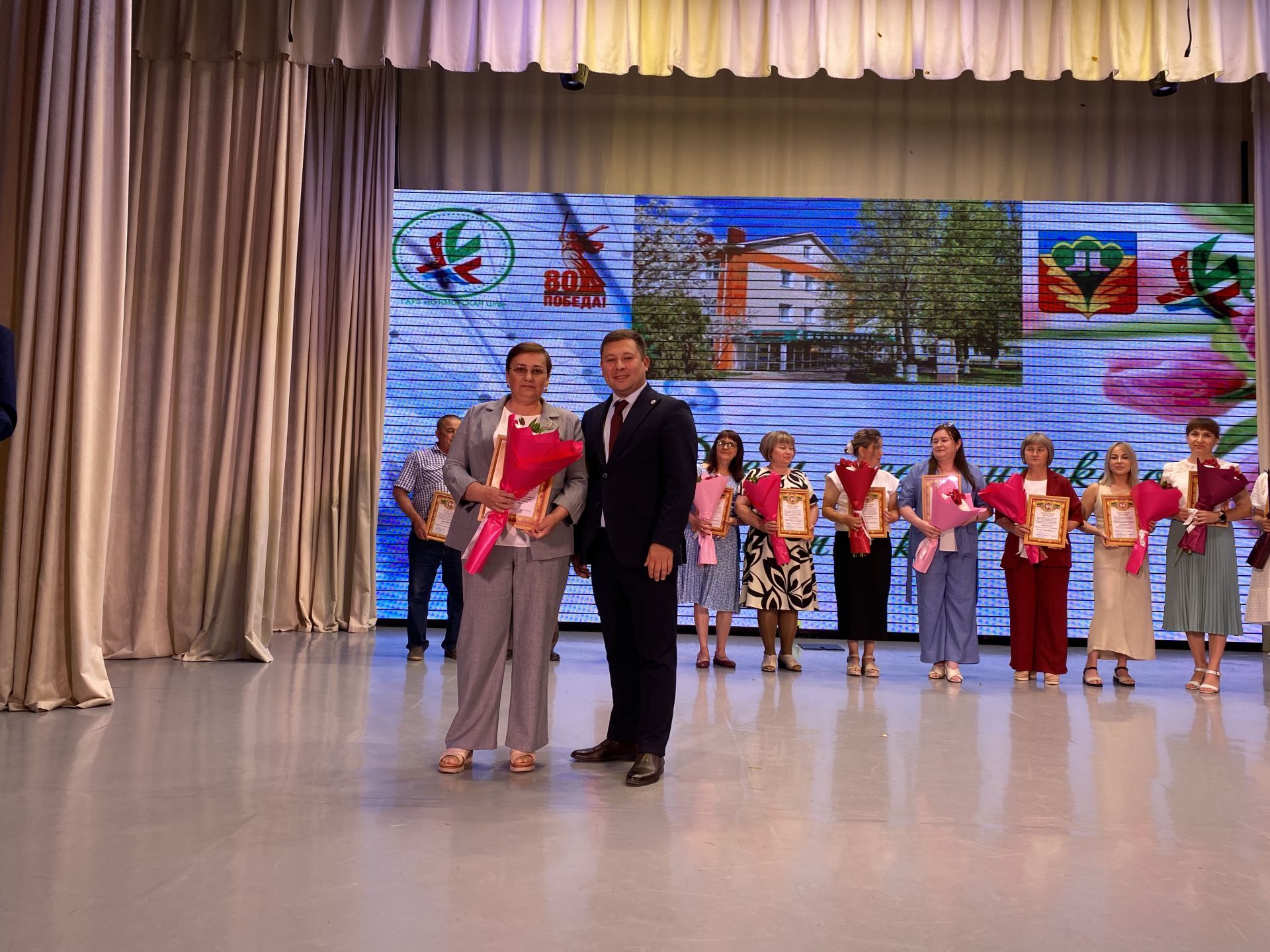 Кукмарада медицина хезмәткәрләре һөнәри бәйрәмнәрен билгеләп үтте