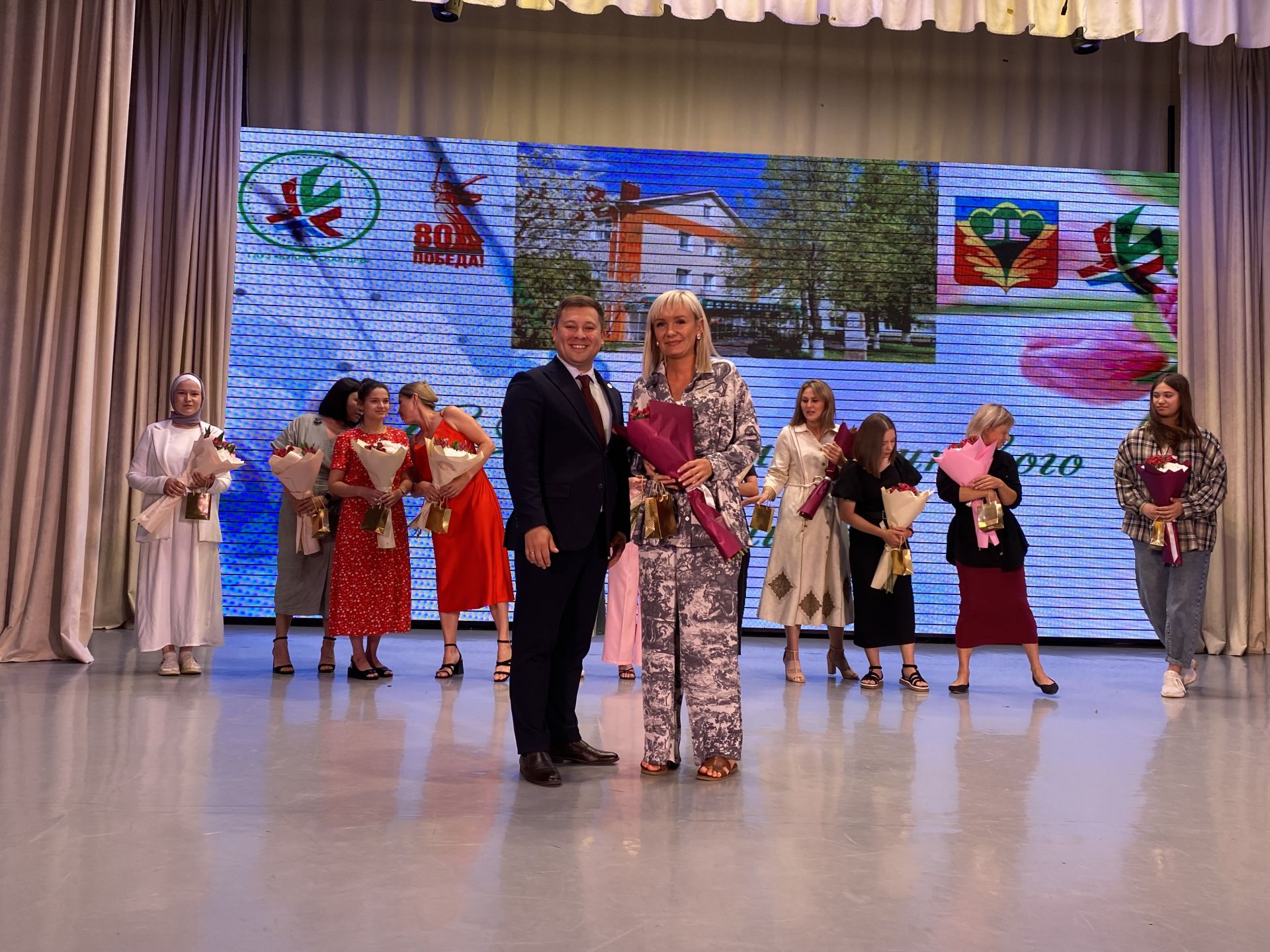 Кукмарада медицина хезмәткәрләре һөнәри бәйрәмнәрен билгеләп үтте