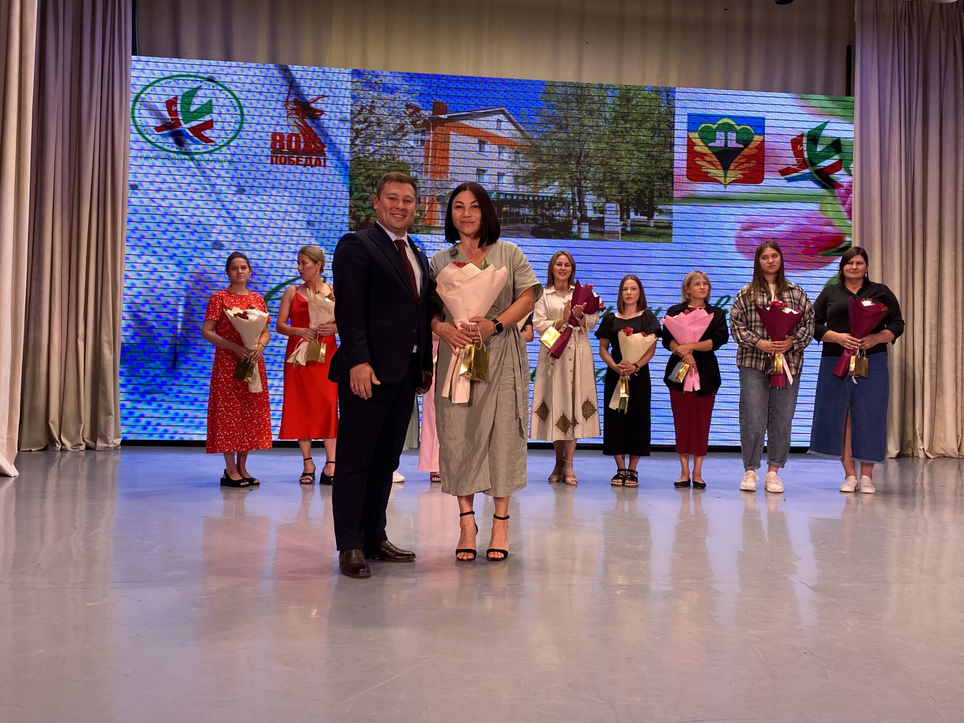 Кукмарада медицина хезмәткәрләре һөнәри бәйрәмнәрен билгеләп үтте