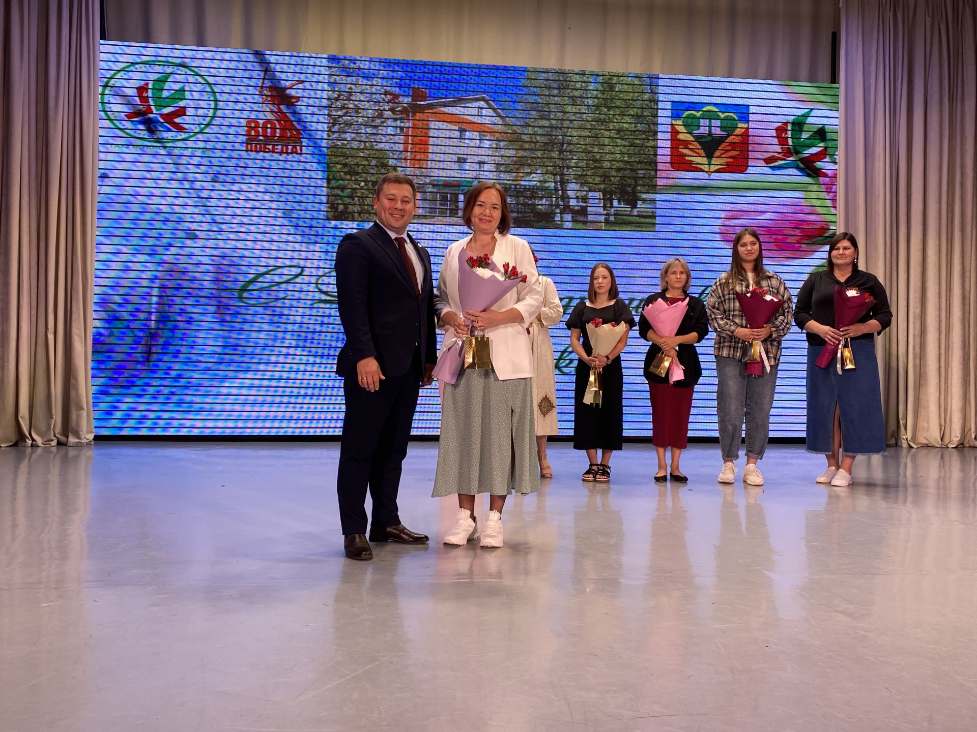 Кукмарада медицина хезмәткәрләре һөнәри бәйрәмнәрен билгеләп үтте