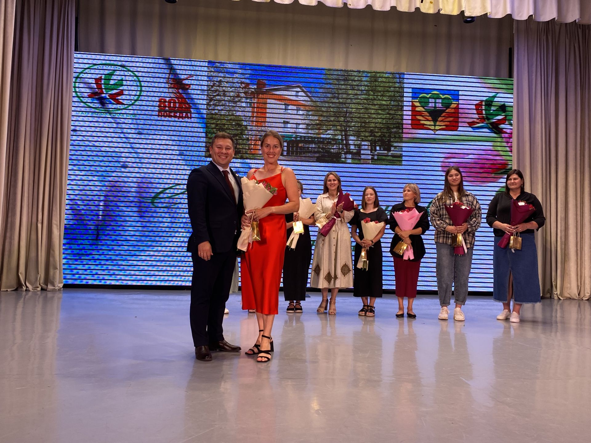 Кукмарада медицина хезмәткәрләре һөнәри бәйрәмнәрен билгеләп үтте