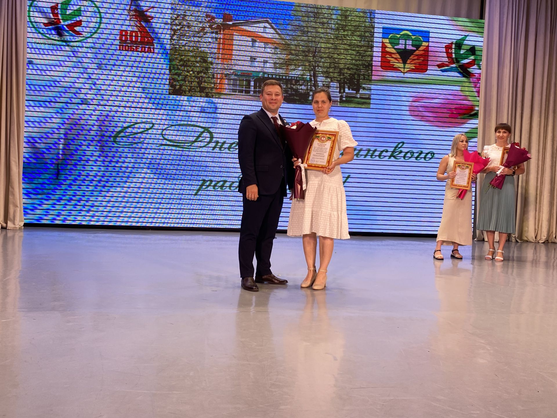 Кукмарада медицина хезмәткәрләре һөнәри бәйрәмнәрен билгеләп үтте
