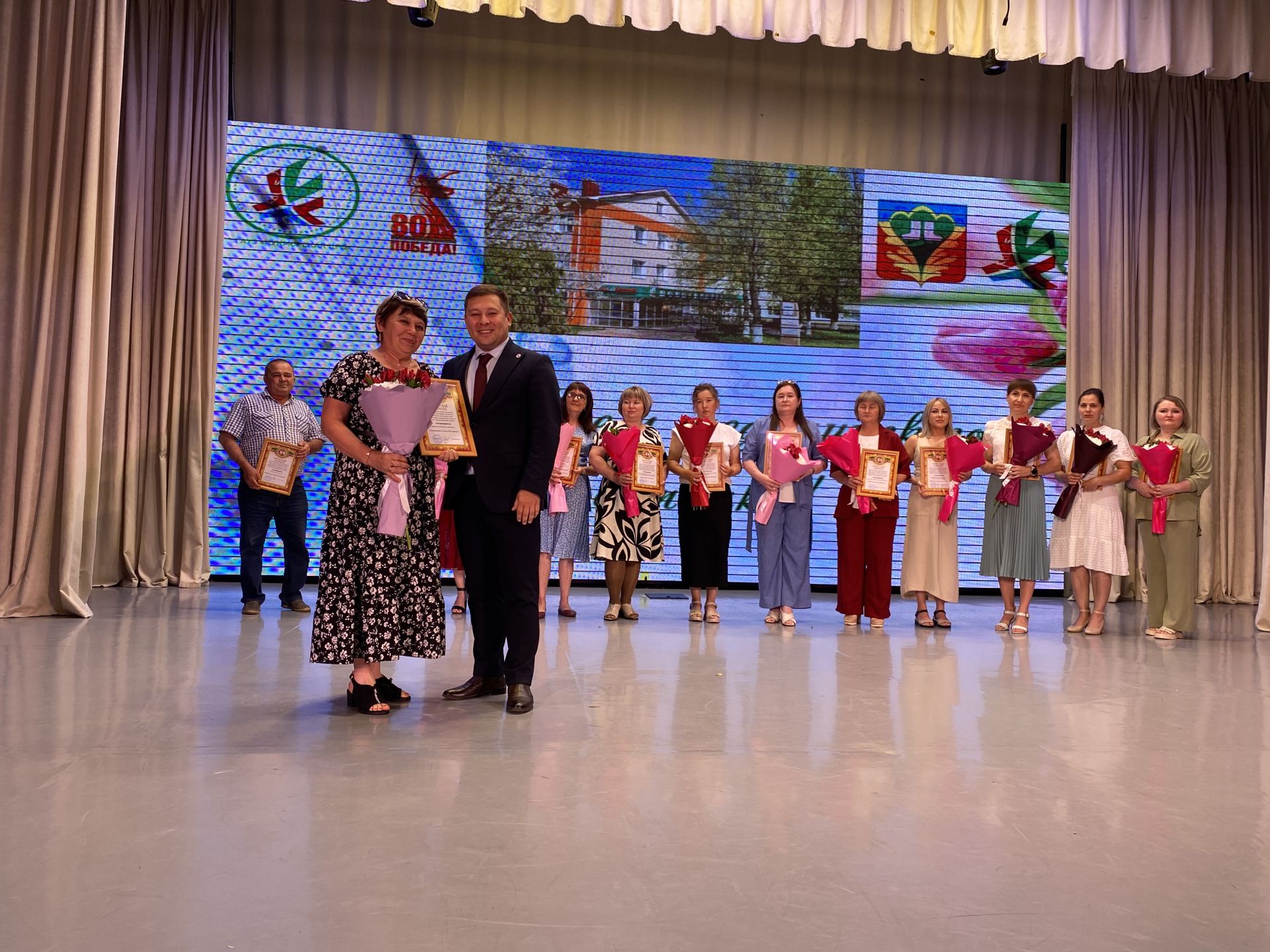 Кукмарада медицина хезмәткәрләре һөнәри бәйрәмнәрен билгеләп үтте