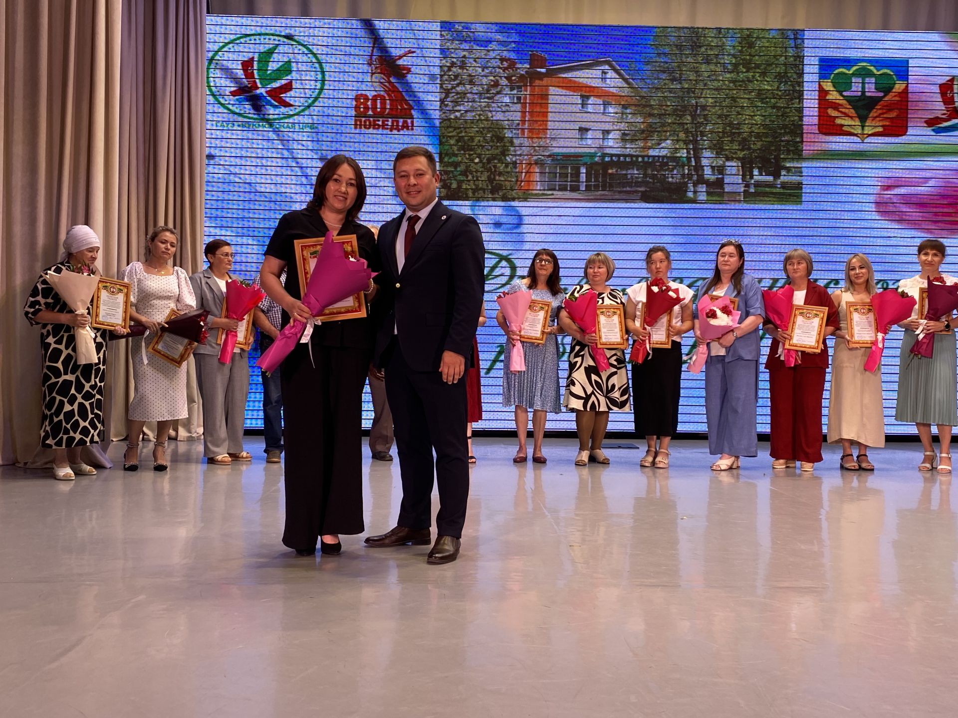 Кукмарада медицина хезмәткәрләре һөнәри бәйрәмнәрен билгеләп үтте