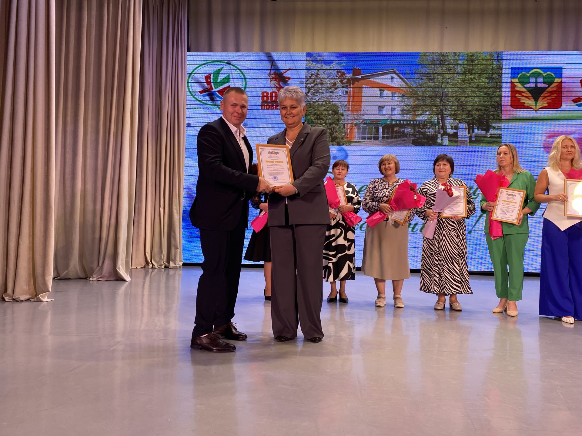 Кукмарада медицина хезмәткәрләре һөнәри бәйрәмнәрен билгеләп үтте