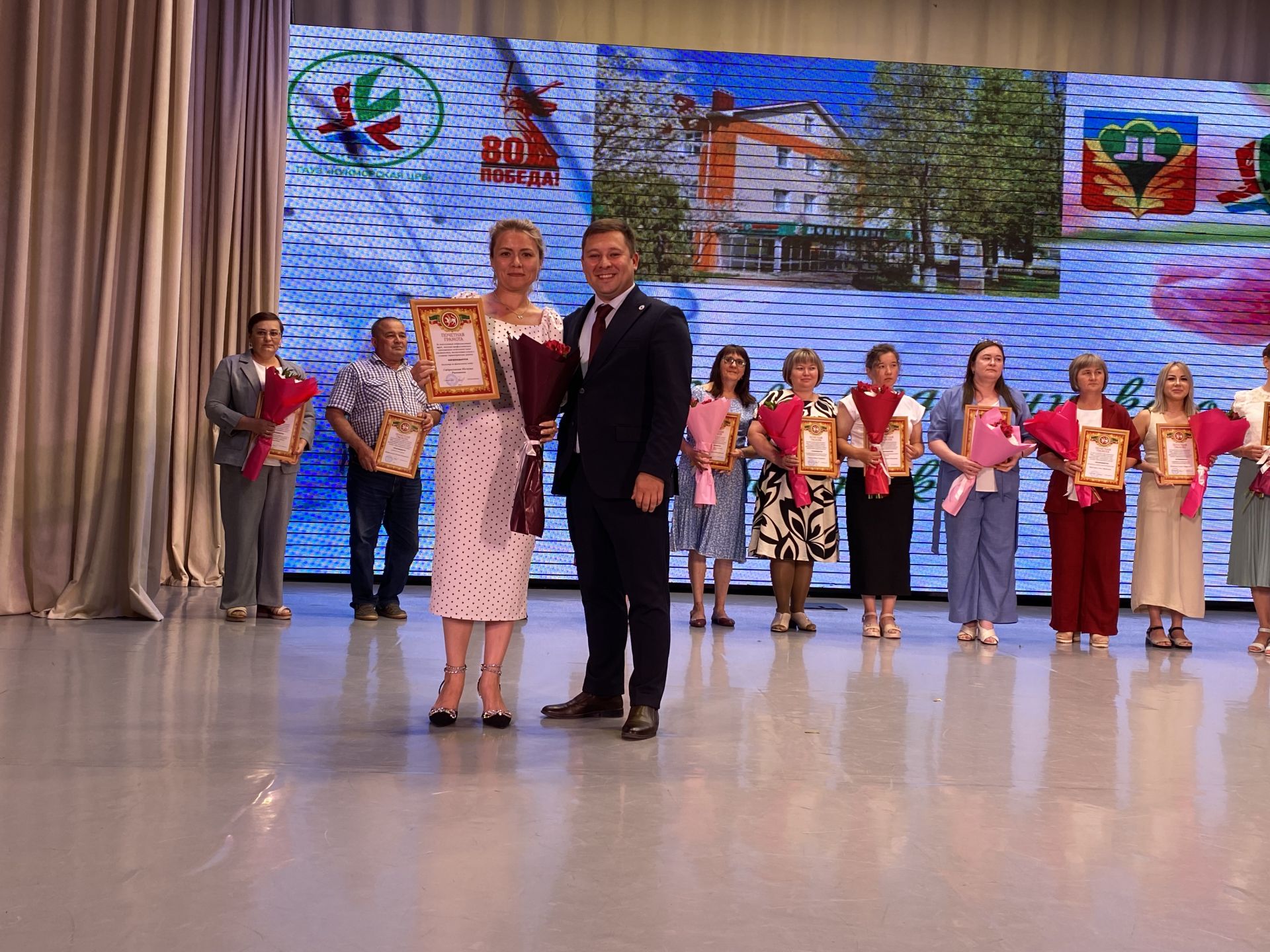 Кукмарада медицина хезмәткәрләре һөнәри бәйрәмнәрен билгеләп үтте