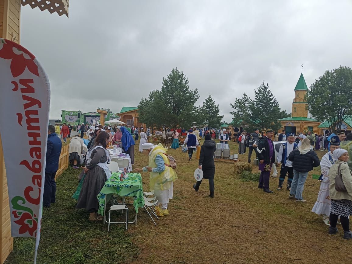Бөтенроссия авыл Сабантуенда Татарстан ишегалдын Кукмара районы тәкъдим итте