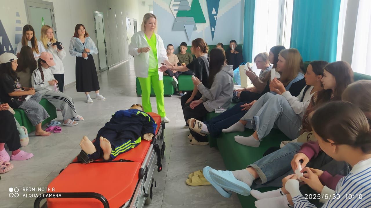 Кукмараның «Нараткай» лагерында балаларга беренче ашыгыч ярдәм күрсәтү күнекмәләрен өйрәттеләр