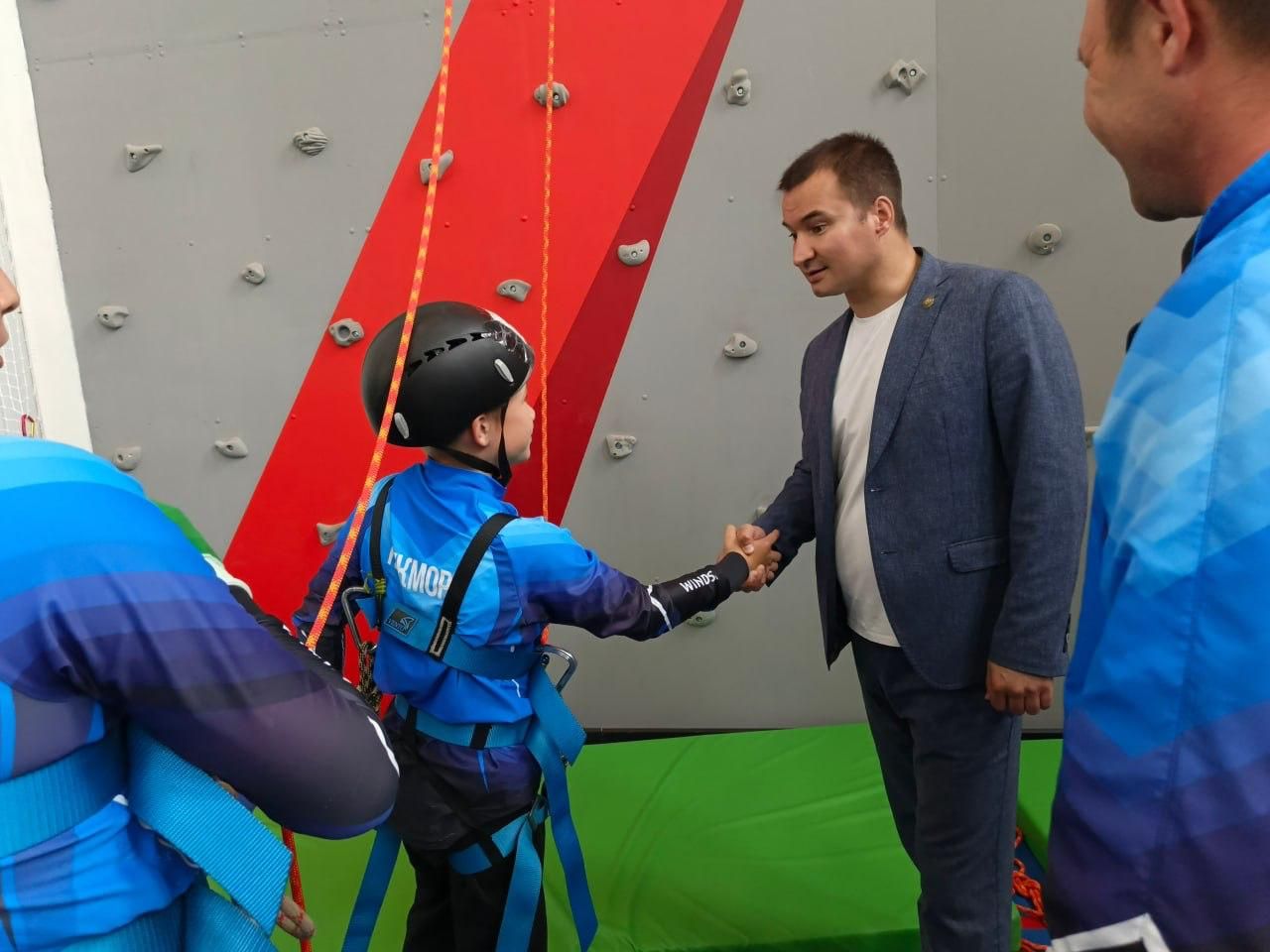 Ринат Садыков открыл молодежный центр «Ялкын» в Большом Кукморе