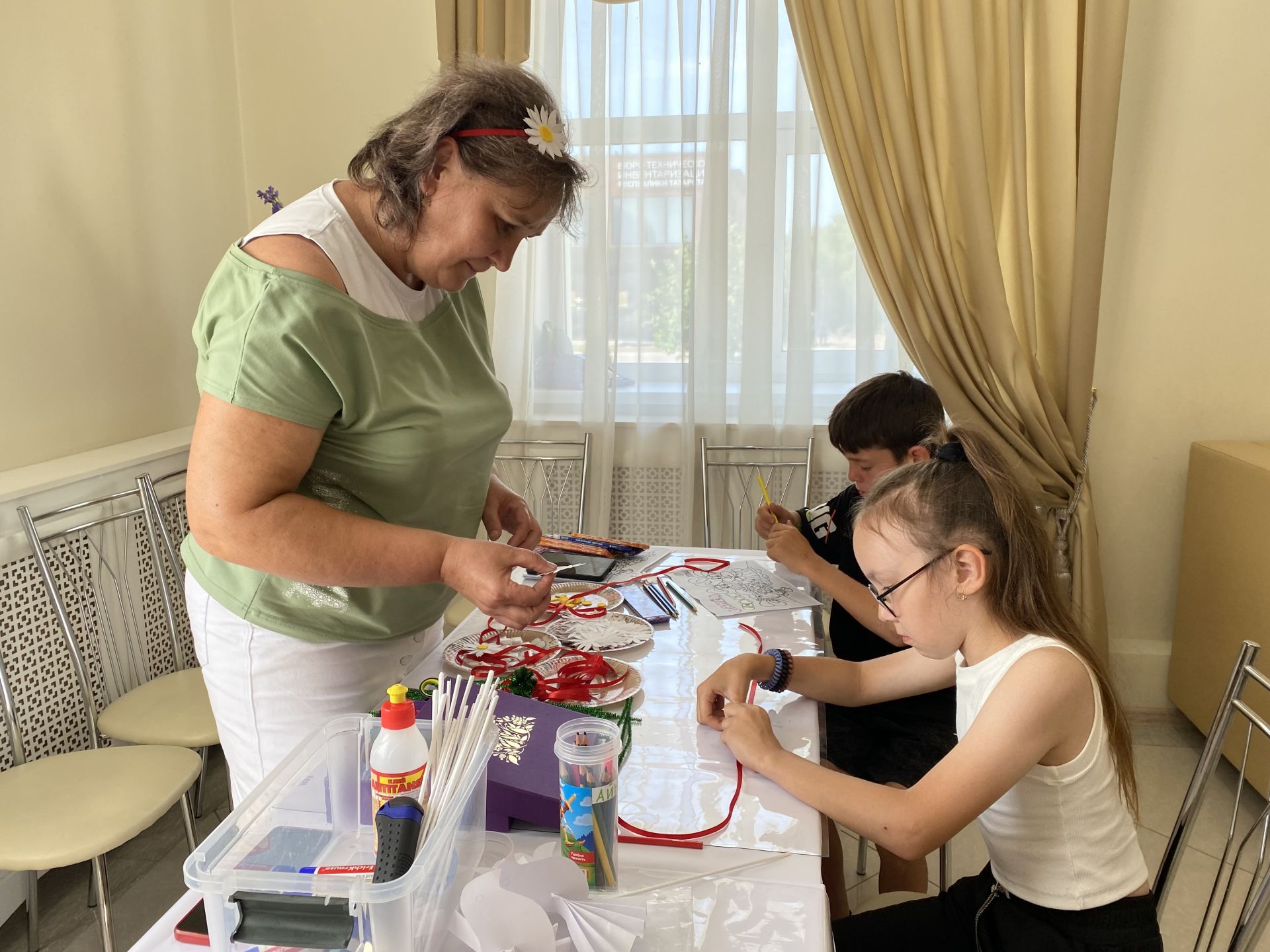 Район башлыгы Сергей Димитриев  район ЗАГС бүлегендә махсус хәрби операциядә катнашучы ир-егетләр белән очрашты