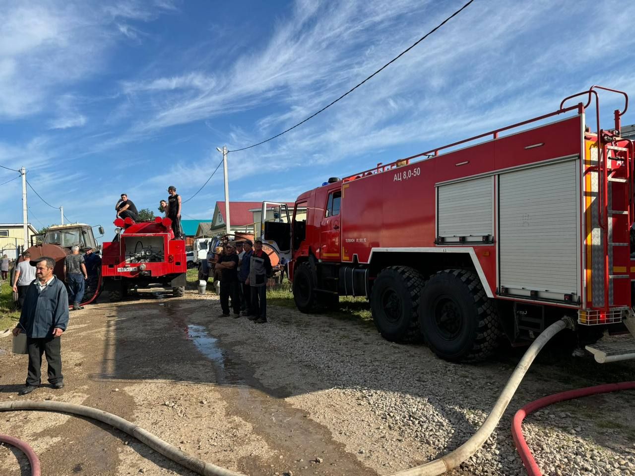 В Кукморском районе огонь уничтожил дом и хозяйственные постройки