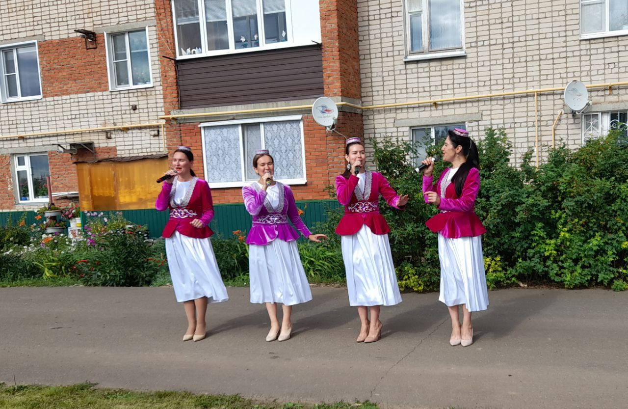 «Лето в Татарстане»: в Кукморе провели праздник двора