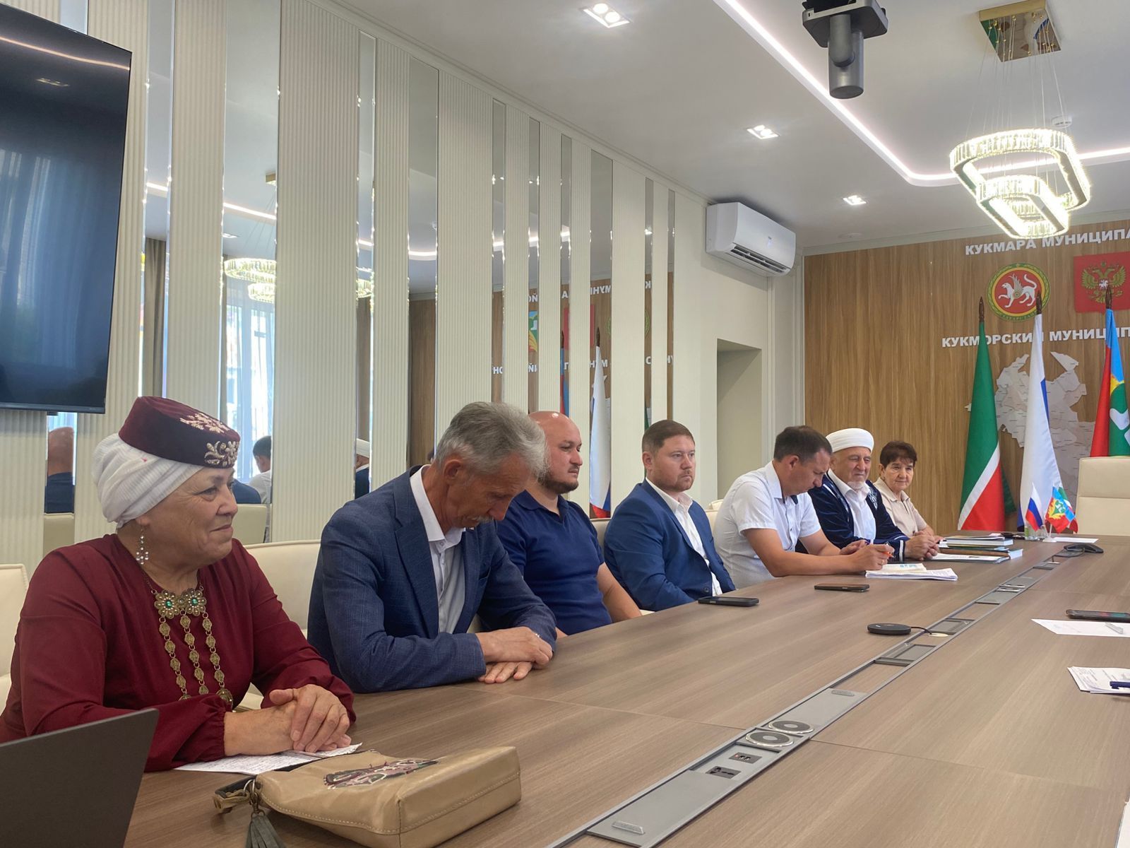 Кукмарада рухи-әхлакый тәрбия бирү һәм татар халкының гореф-гадәтләрен саклау турында фикер алыштылар