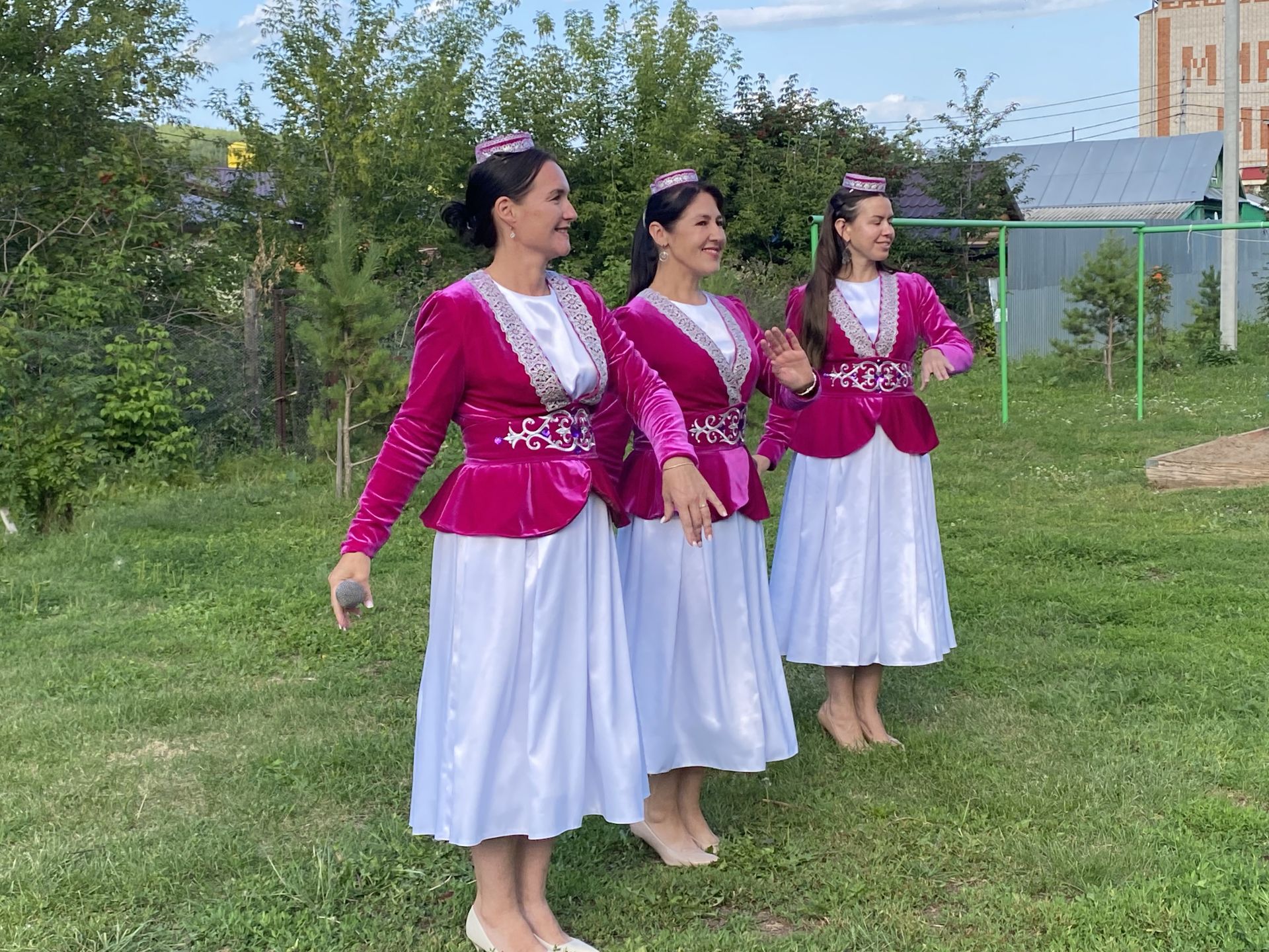Кукмарада «Дус күршеләр» дип исемләнгән ишегалды бәйрәме узды