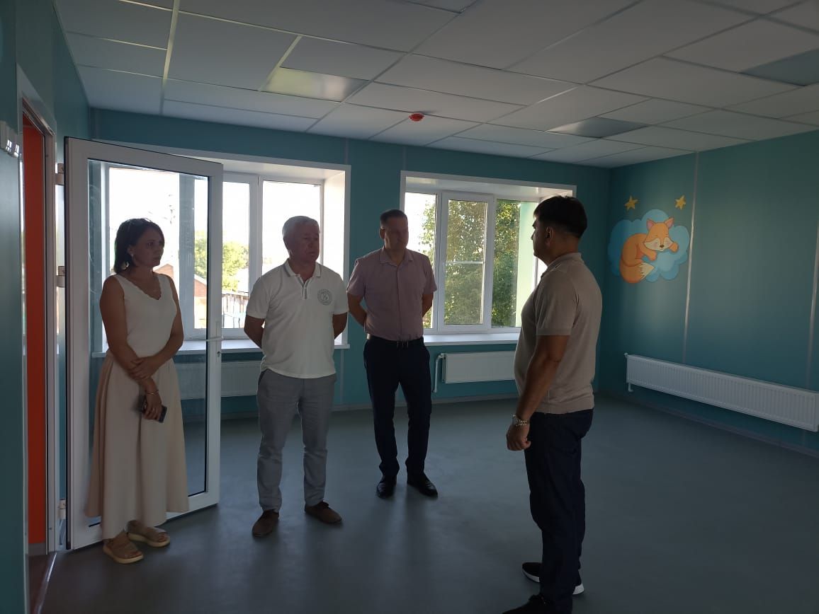 Кукмара районы башлыгы Сергей Димитриев төзелеш мәйданчыкларында булып кайтты
