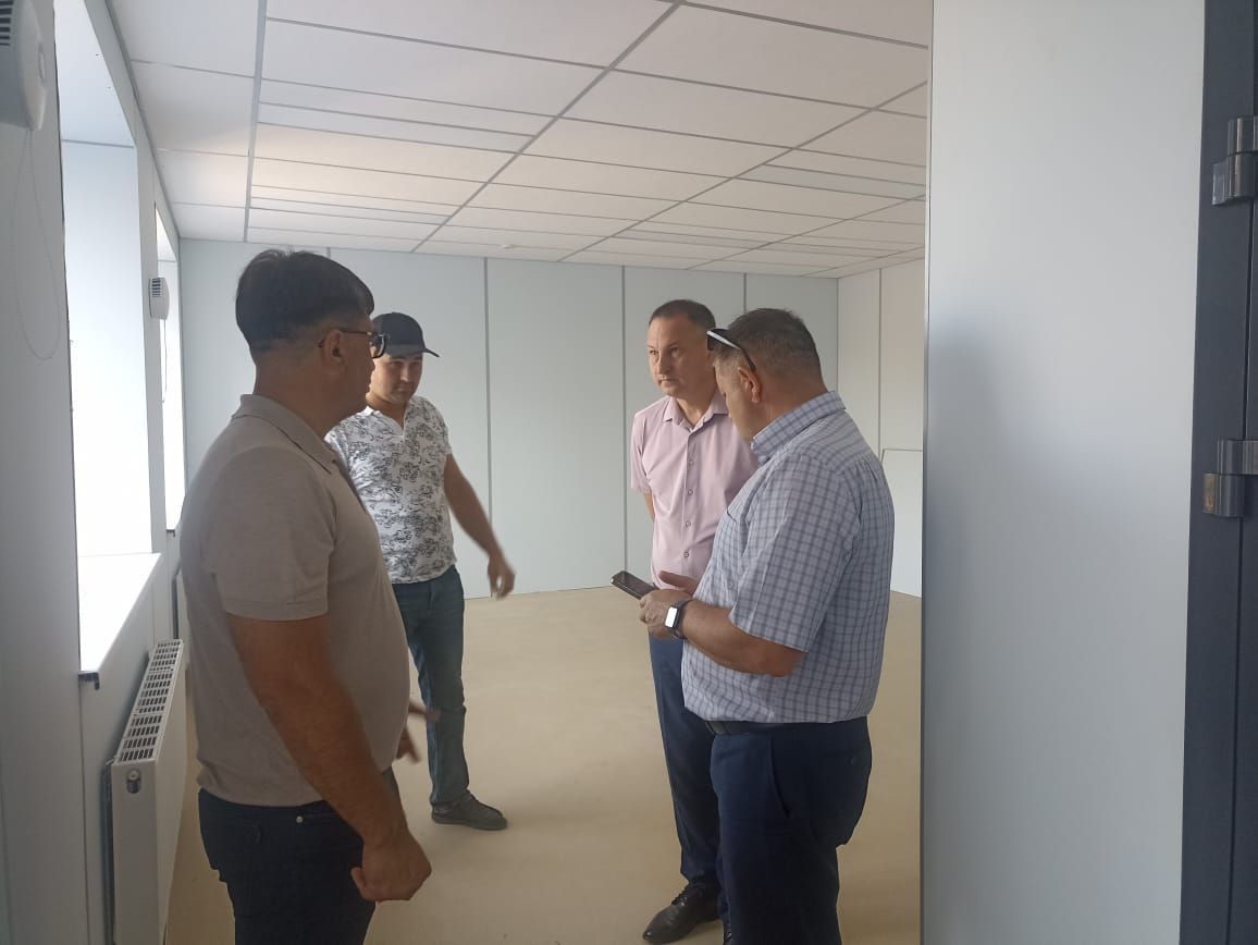 Кукмара районы башлыгы Сергей Димитриев төзелеш мәйданчыкларында булып кайтты