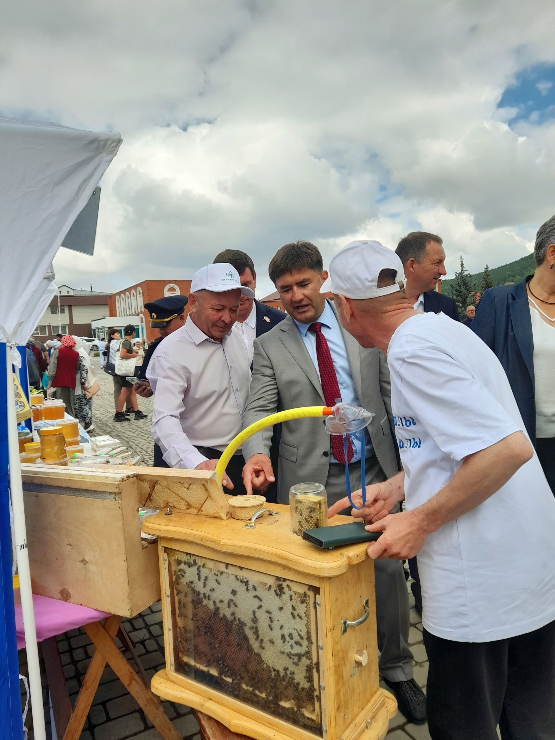 В Кукморе прошел районный праздник русской культуры трех спасов: яблочный, медовый и ореховый