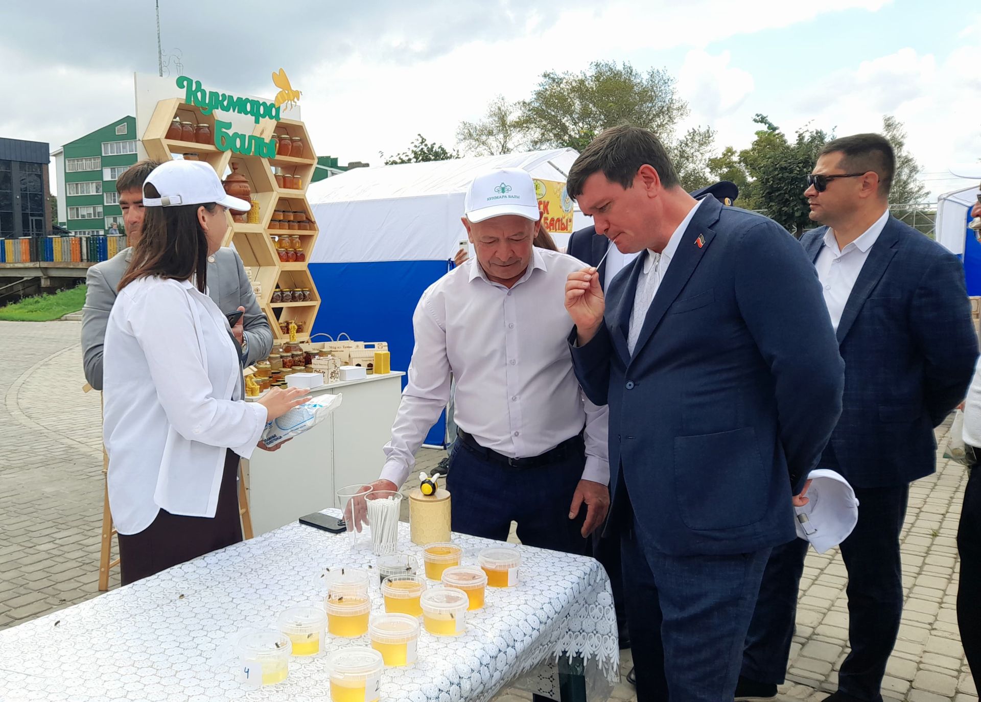 В Кукморе прошел районный праздник русской культуры трех спасов: яблочный, медовый и ореховый