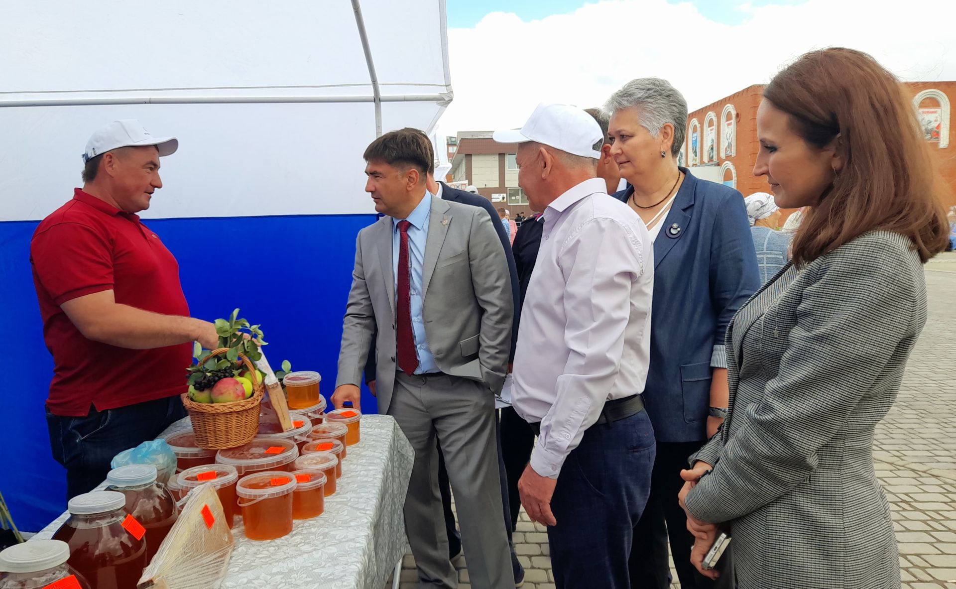 В Кукморе прошел районный праздник русской культуры трех спасов: яблочный, медовый и ореховый