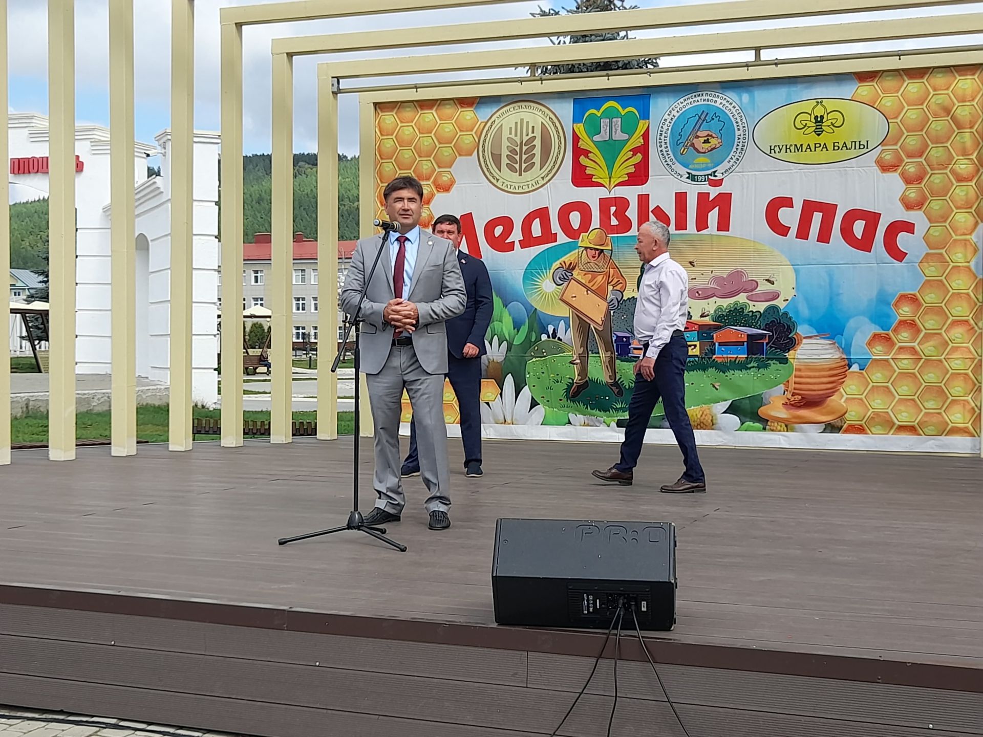 В Кукморе прошел районный праздник русской культуры трех спасов: яблочный, медовый и ореховый