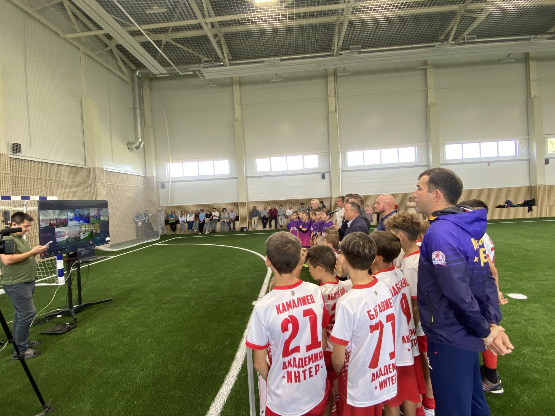 Спортка яңа сулыш:  Кукмарада  ачык футбол манежы кулланышка тапшырылды