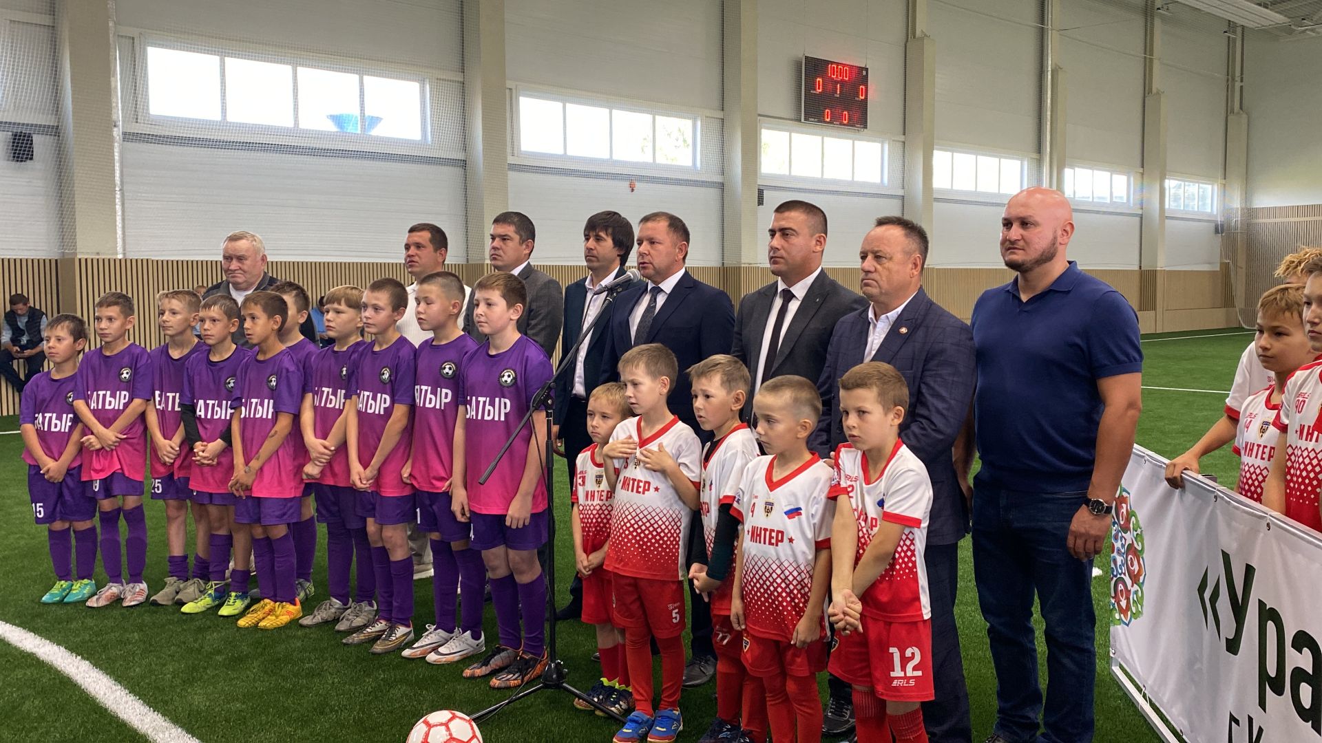 Спортка яңа сулыш:  Кукмарада  ачык футбол манежы кулланышка тапшырылды