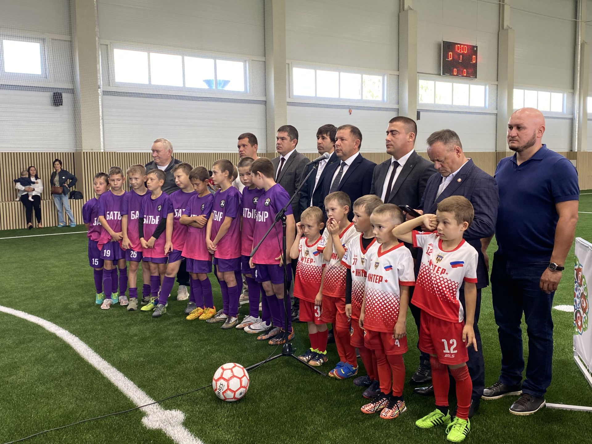 Спортка яңа сулыш:  Кукмарада  ачык футбол манежы кулланышка тапшырылды